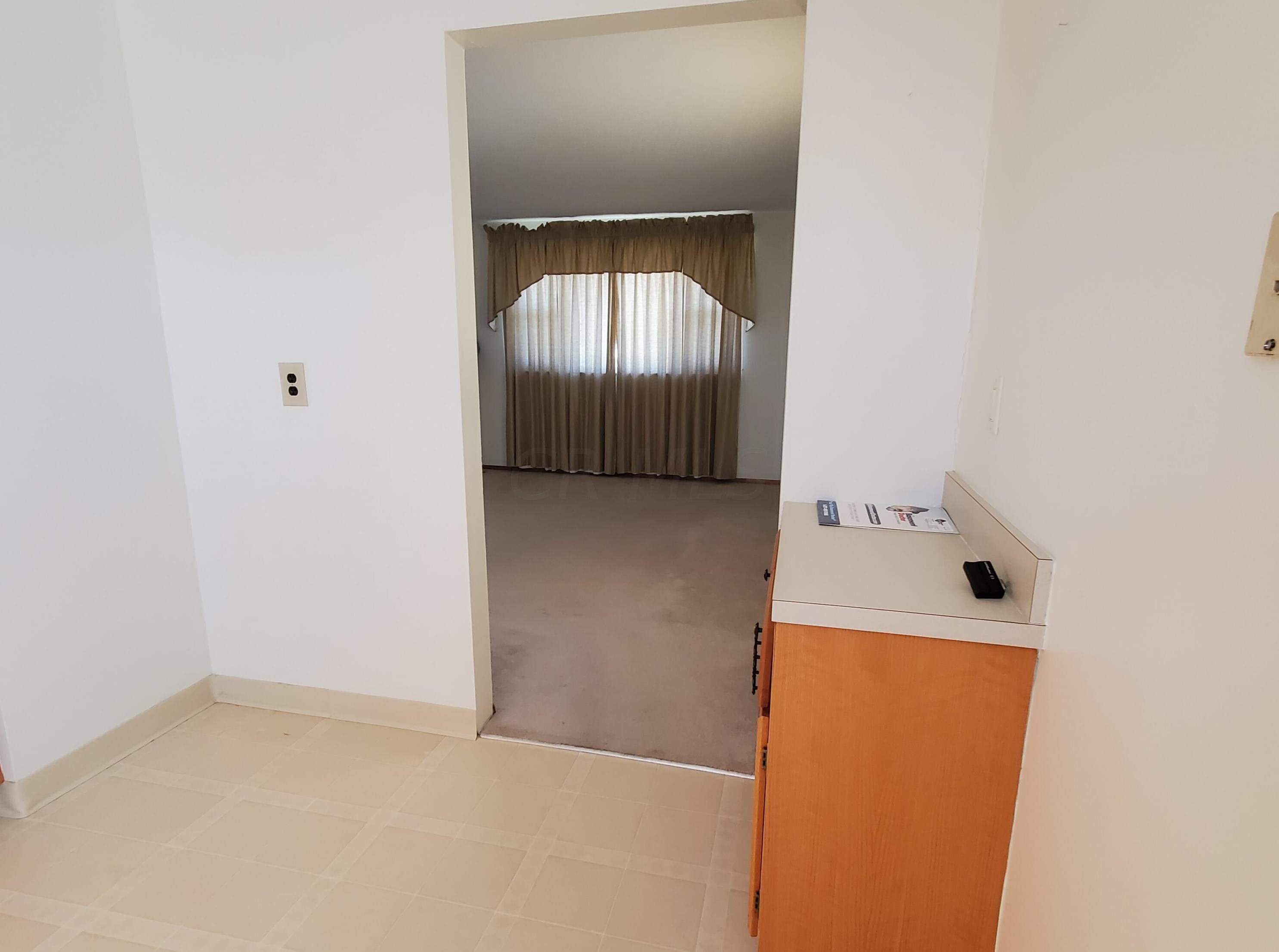 855 Harwood Dr, Columbus OH 43228-2958 exterior