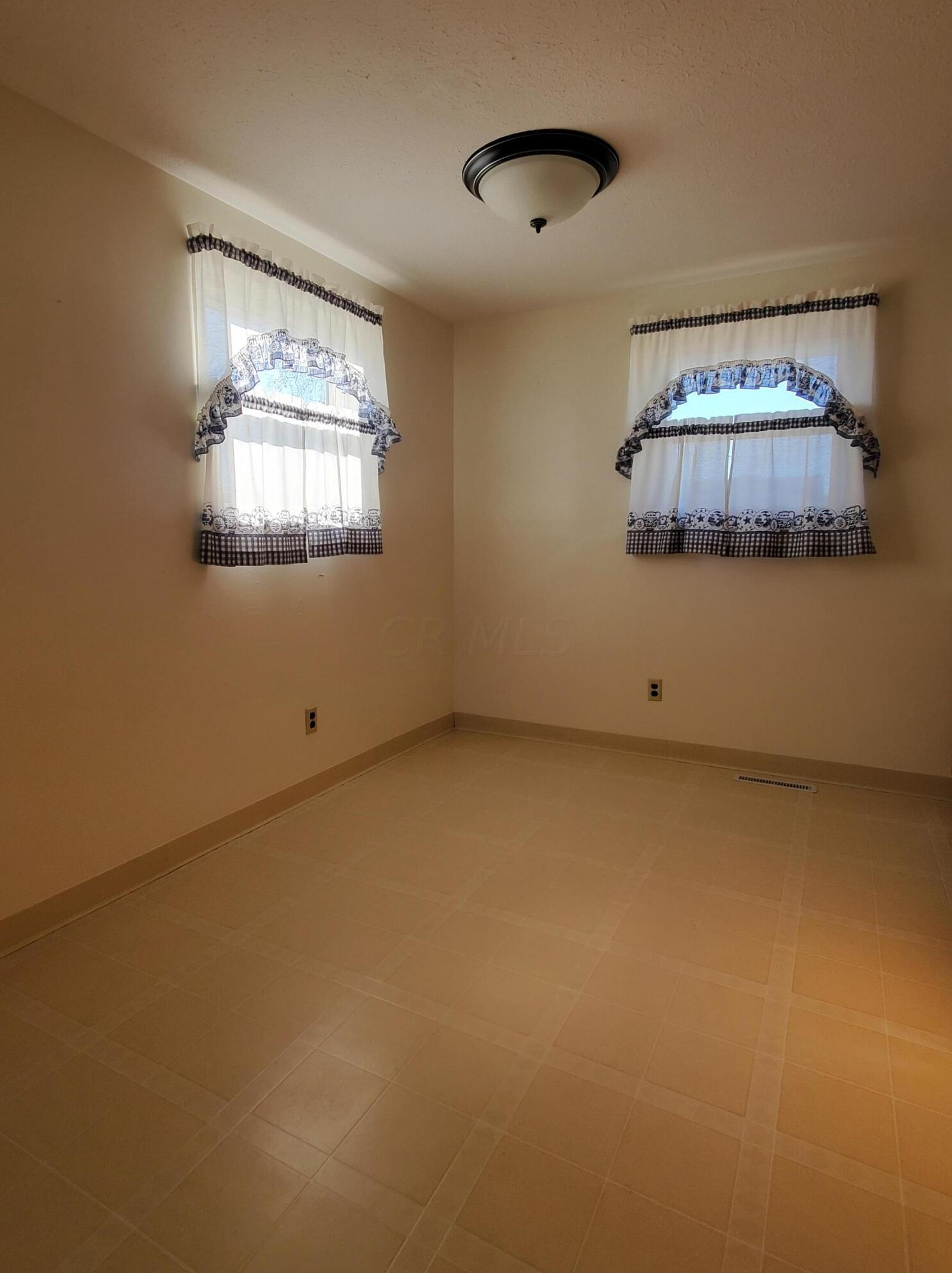 855 Harwood Dr, Columbus OH 43228-2958 exterior