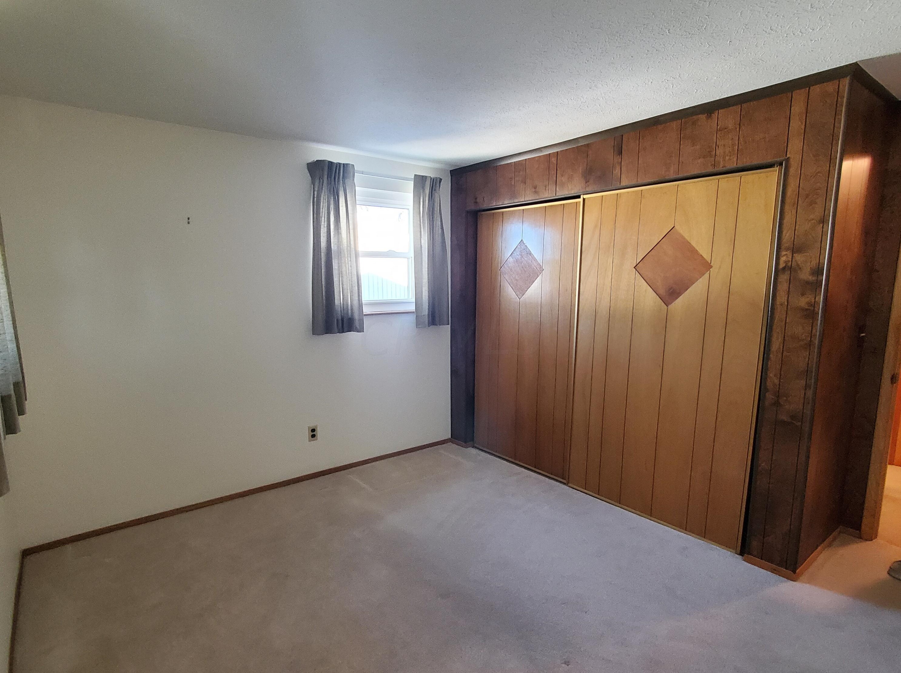 855 Harwood Dr, Columbus OH 43228-2958 exterior