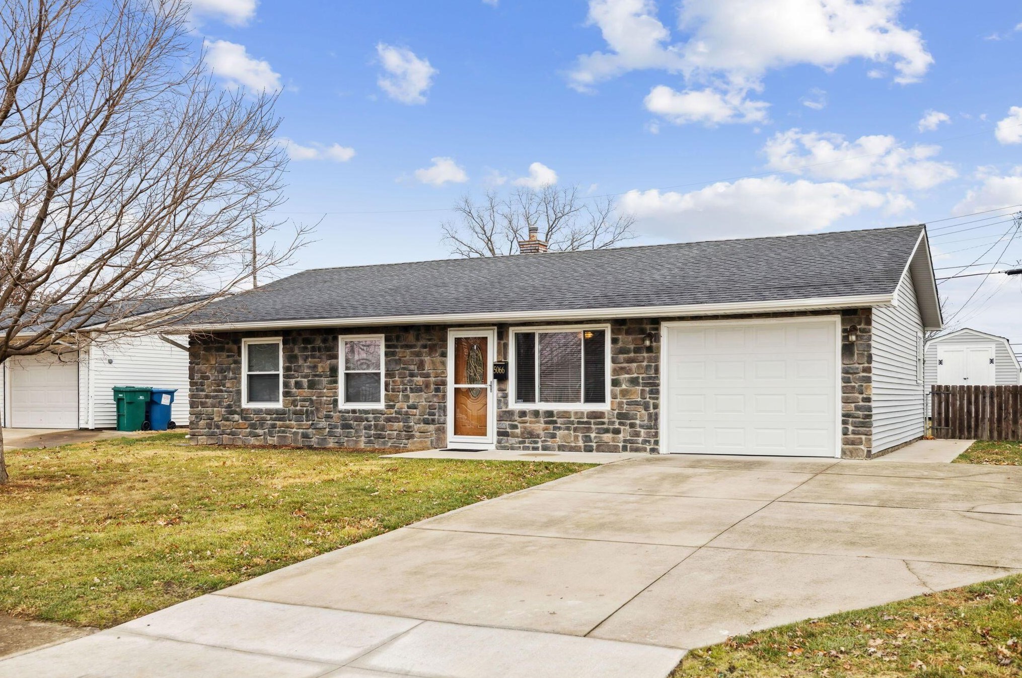 5066 Sutherland Dr, Columbus, OH 43207-5089