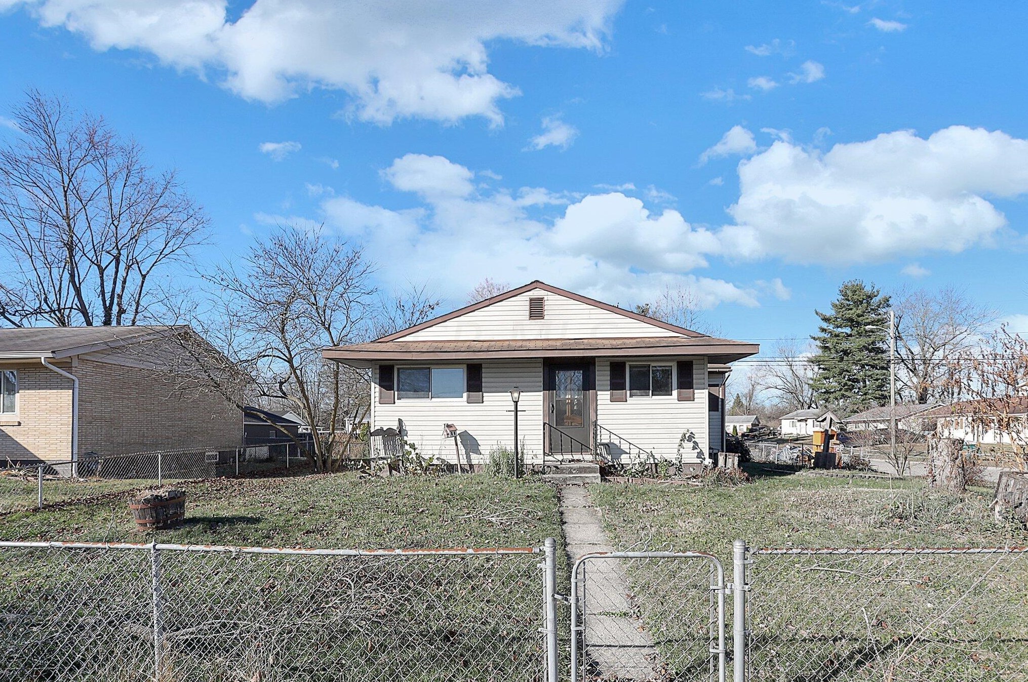 3760 Glenfield Rd, Columbus, OH 43232-6270
