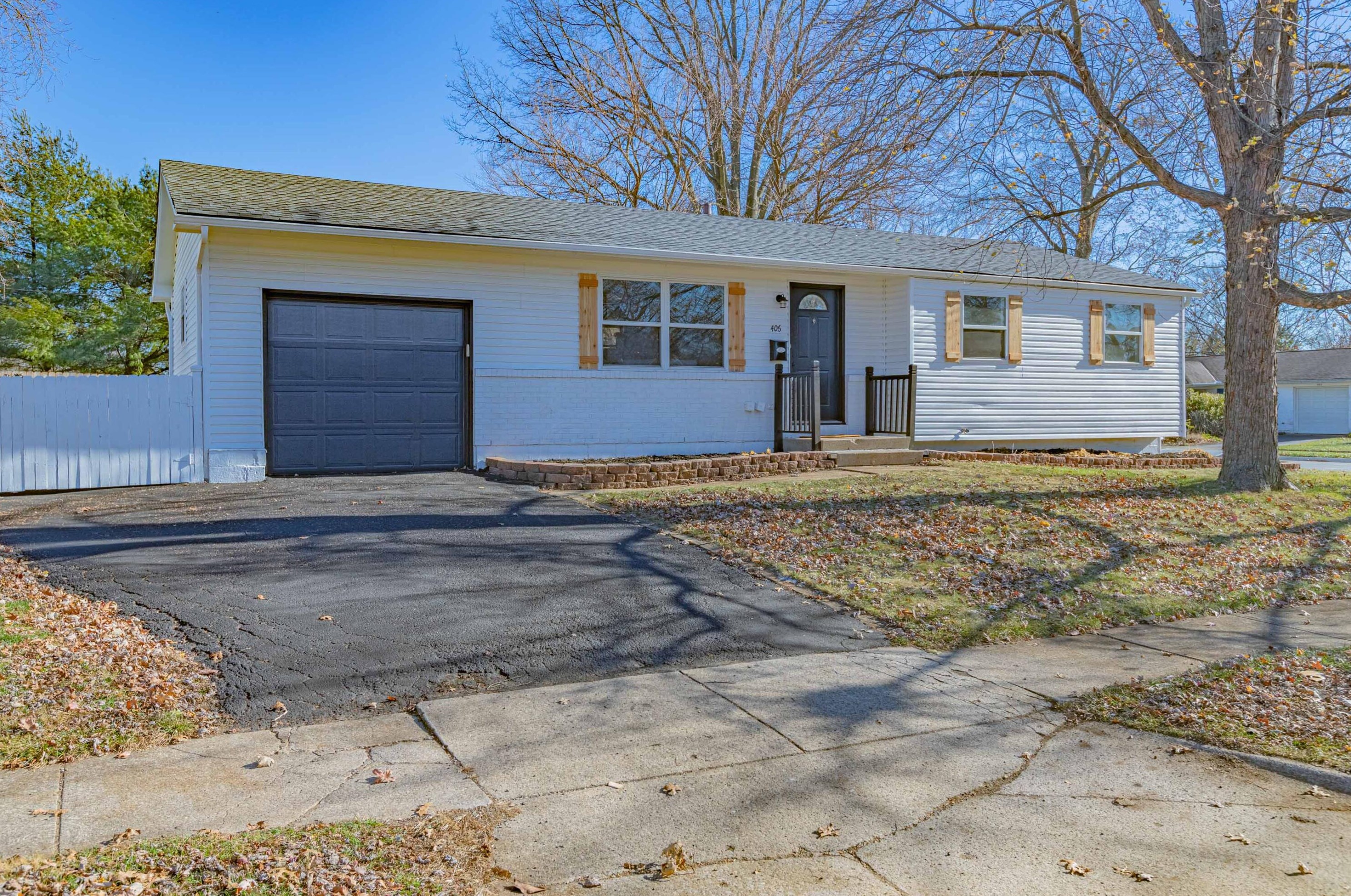 406 Barwood Dr, Columbus, OH 43230-2002