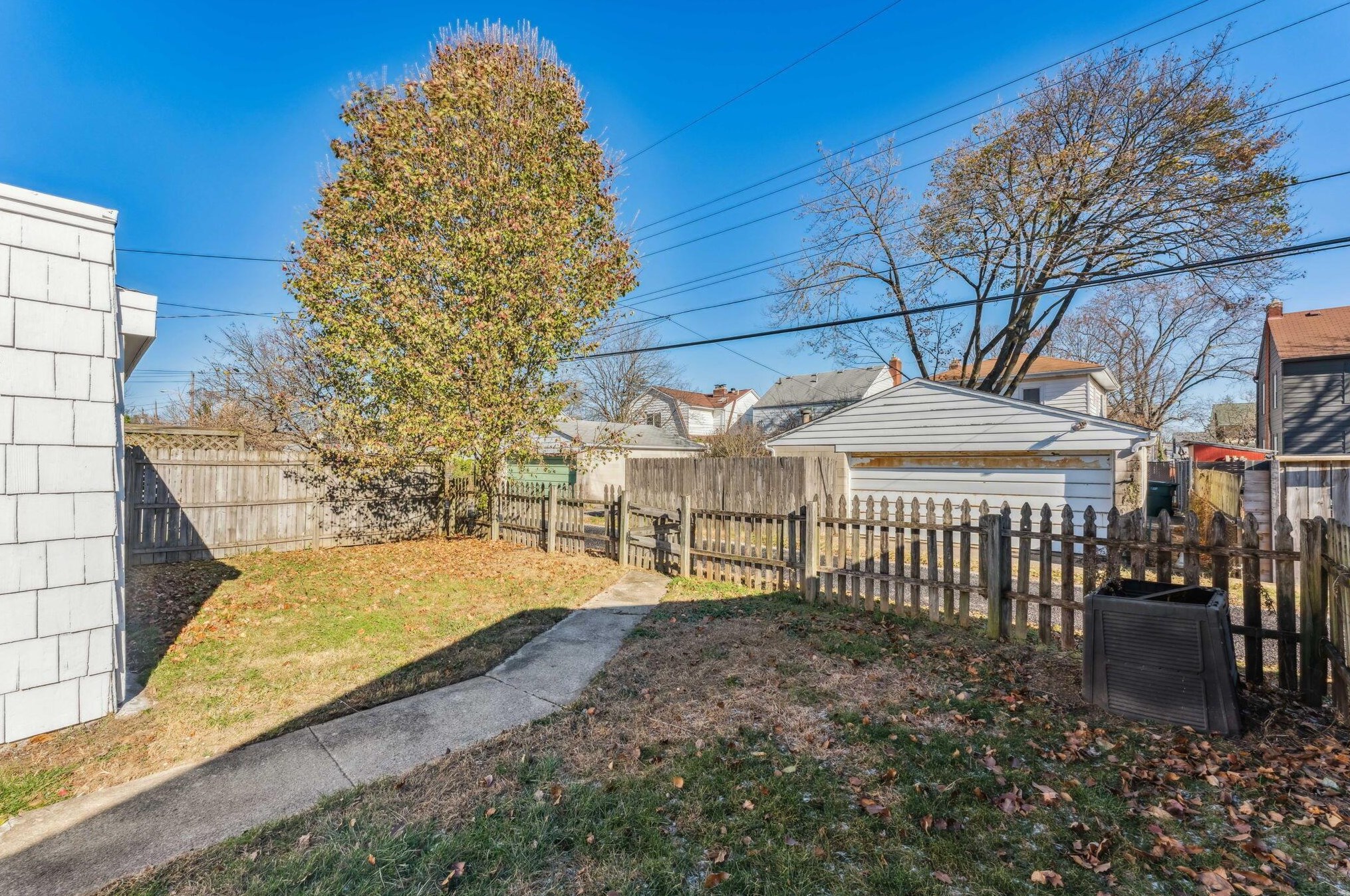 150 Brinker Ave, Columbus OH 43204-1367 exterior