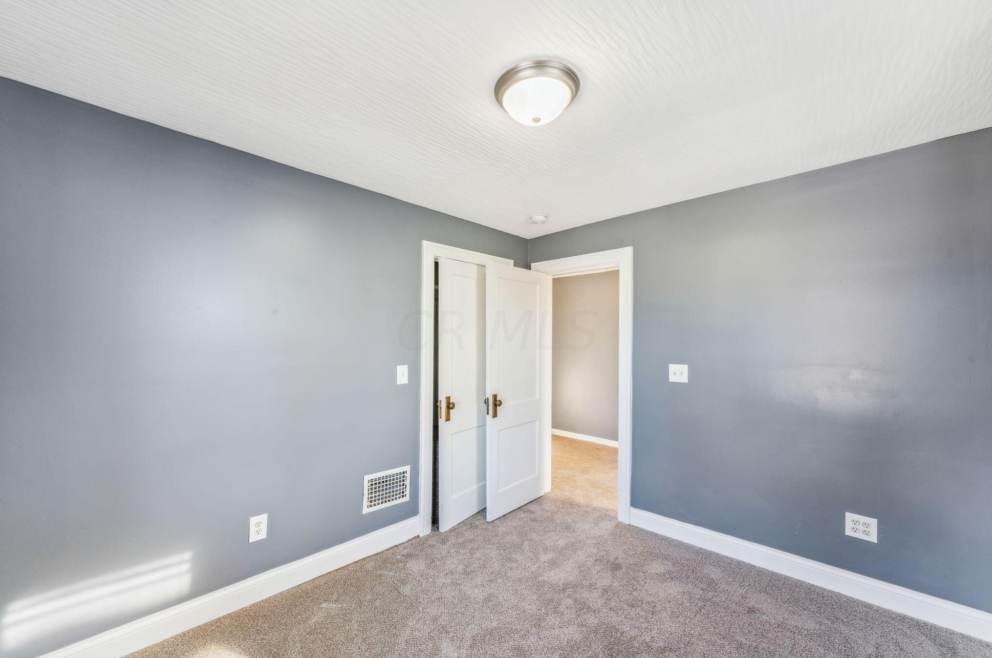 150 Brinker Ave, Columbus OH 43204-1367 exterior