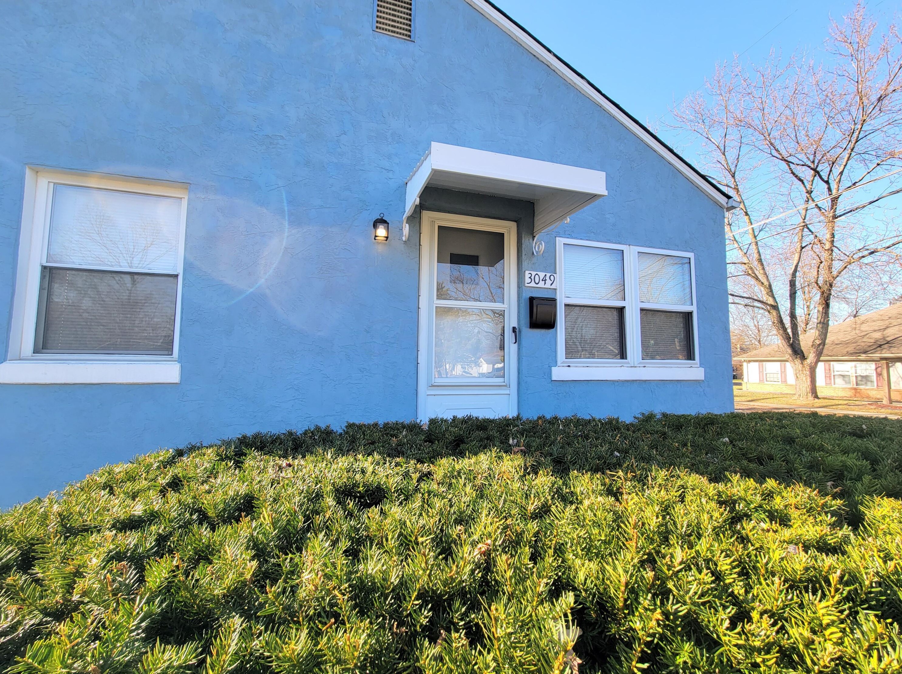 3049 Hiawatha St, Columbus, OH 43224-4021
