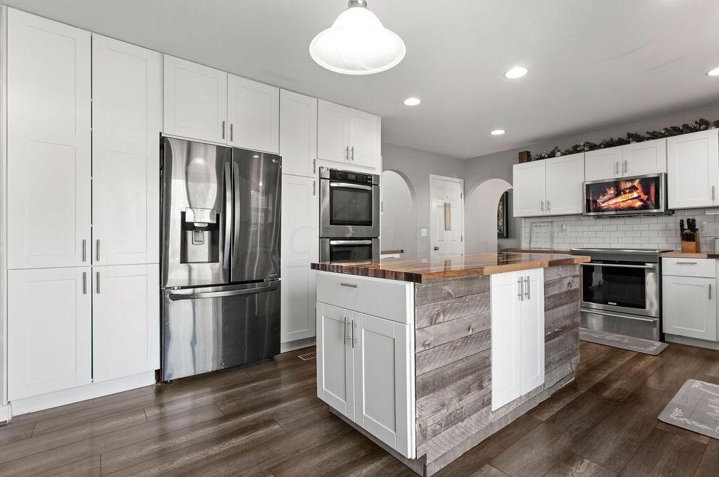 316 Adrien Ct, Commercial Point, OH 43116-9755