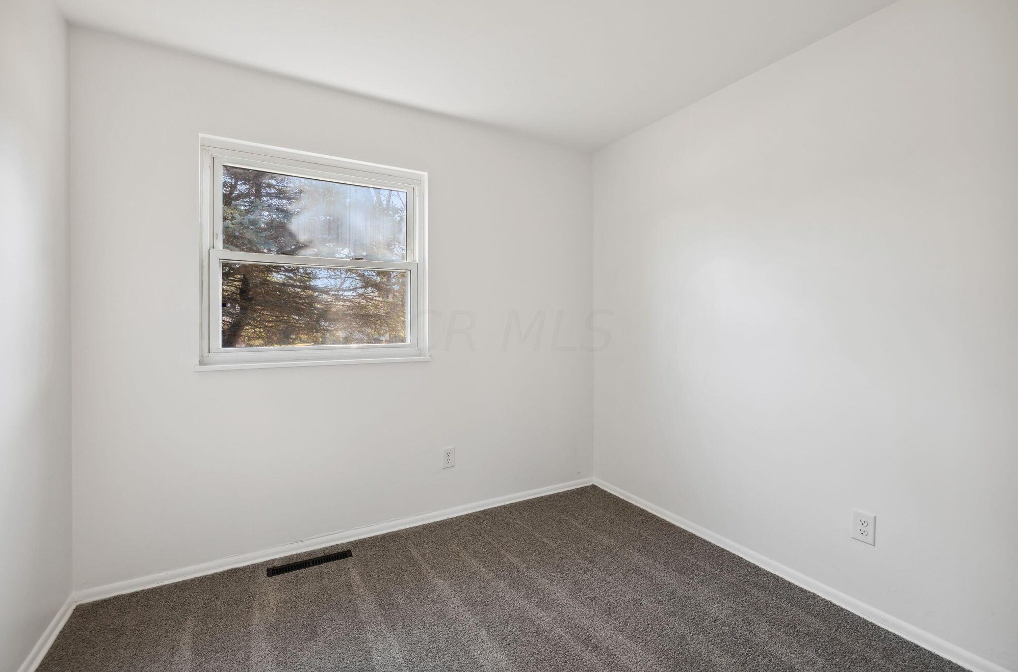 5166 Rutledge Dr, Columbus OH 43232-5853 exterior