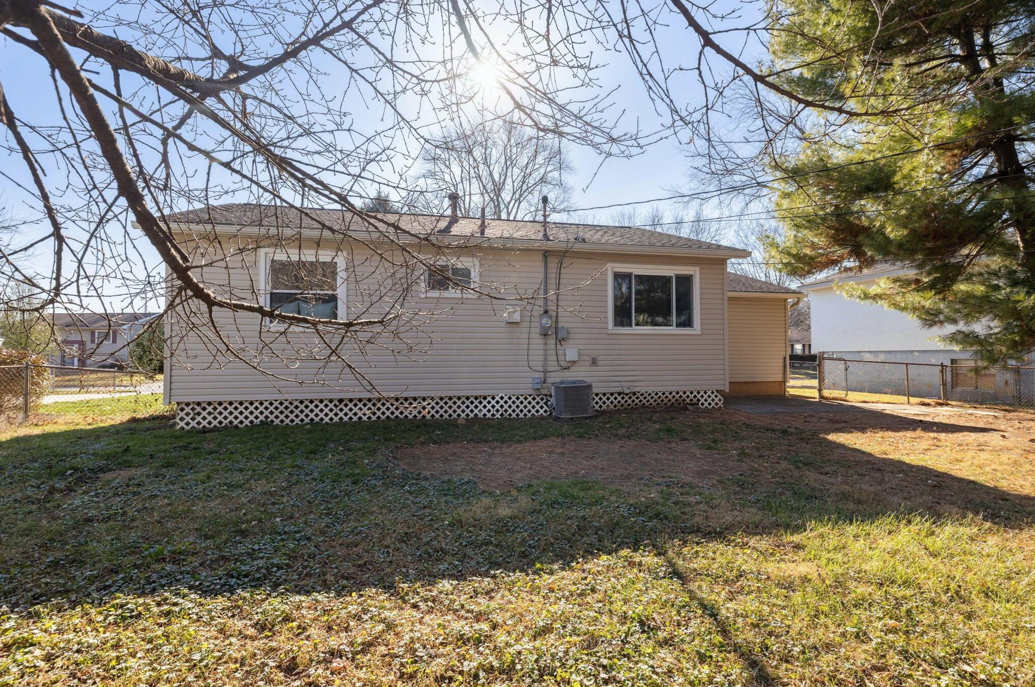 5166 Rutledge Dr, Columbus OH 43232-5853 exterior