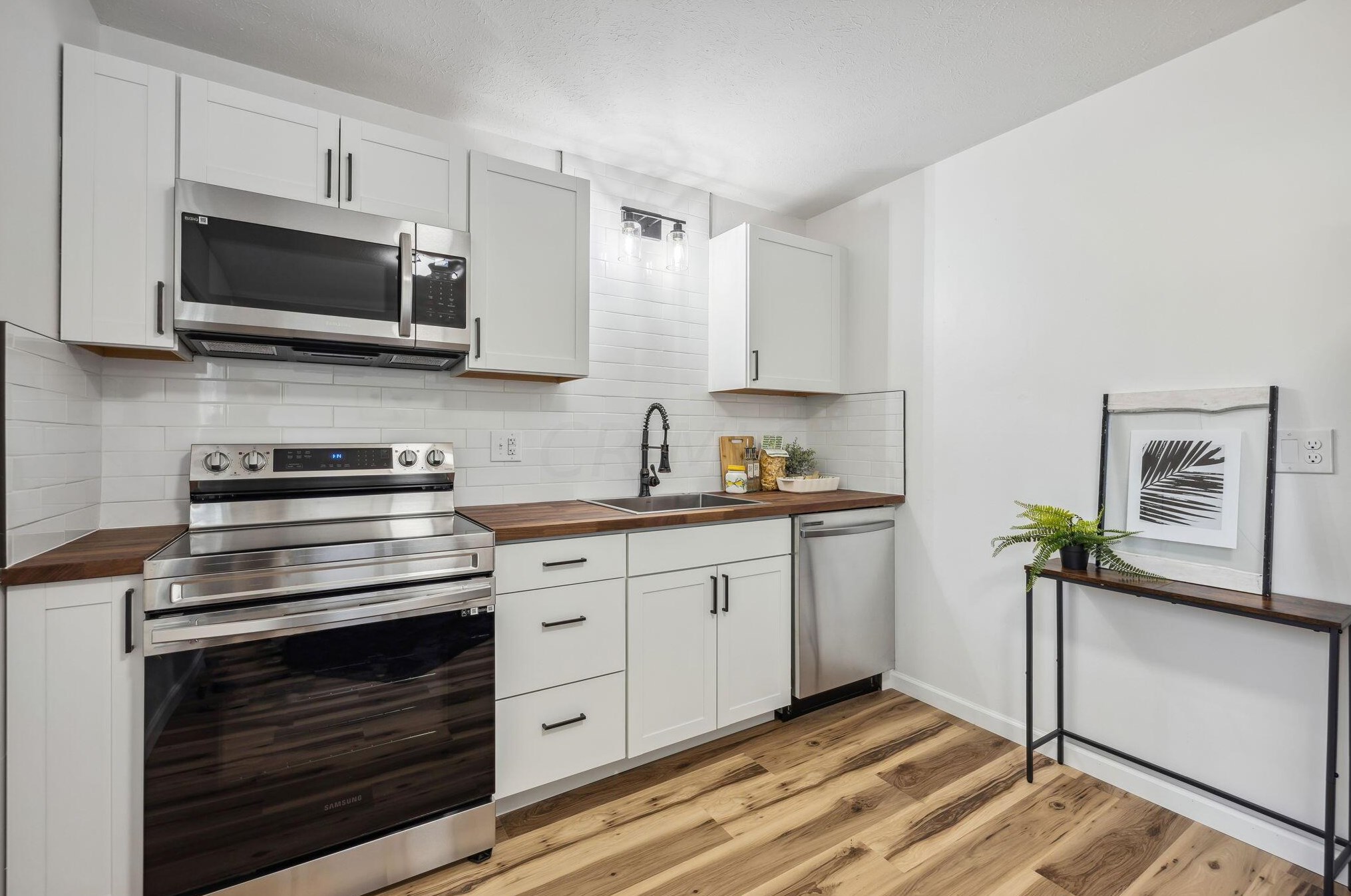 5166 Rutledge Dr, Columbus OH 43232-5853 exterior