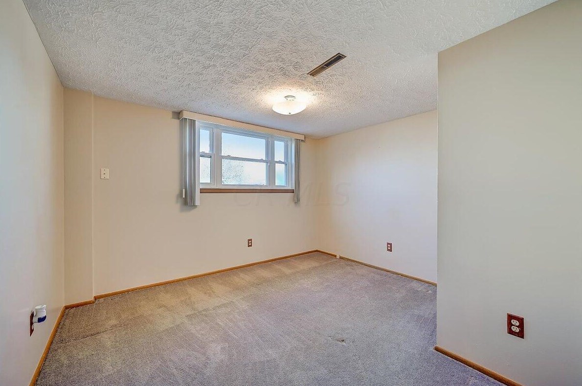 5003 Fishburn St, Columbus OH 43207-5041 exterior