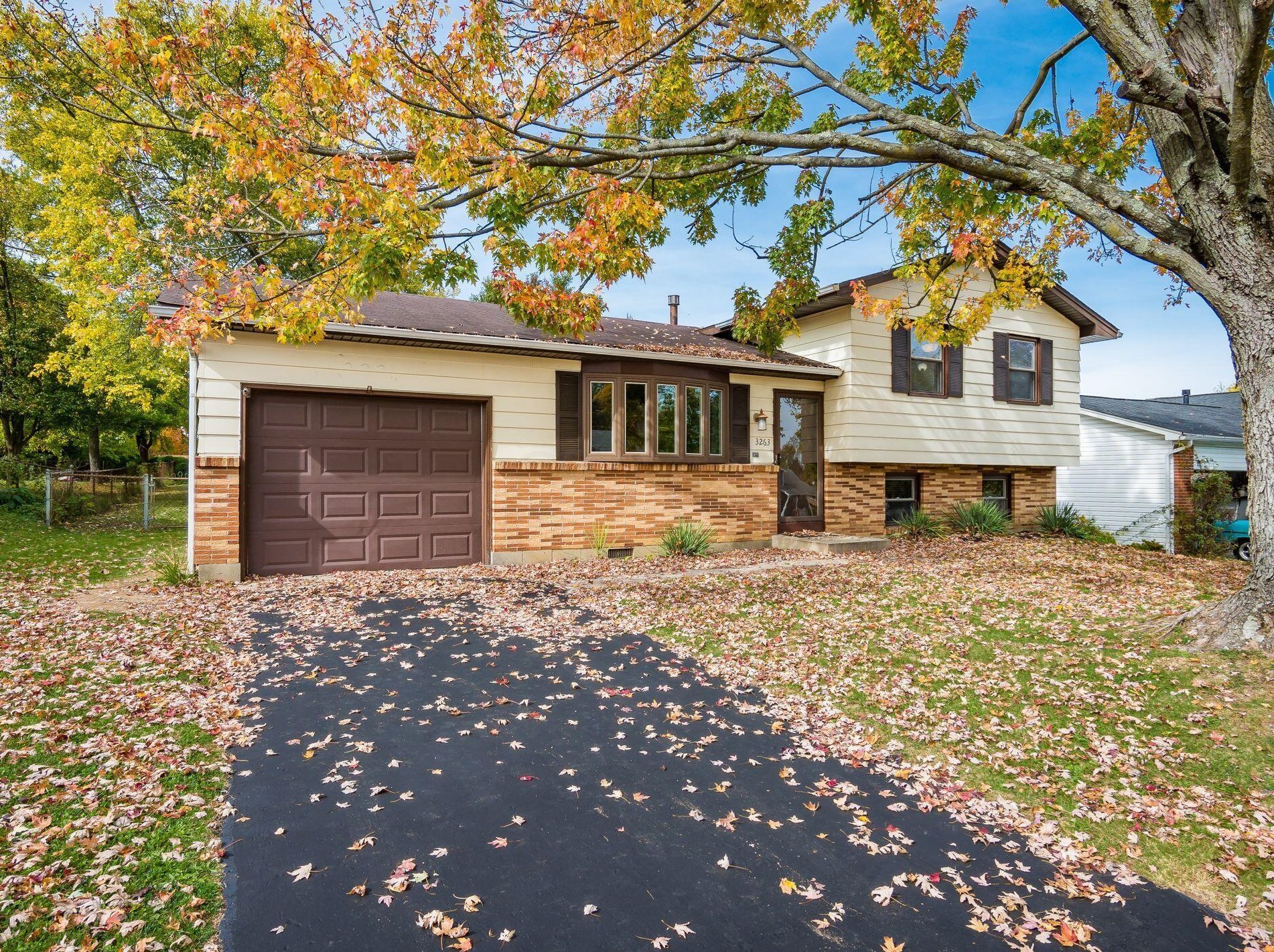 3263 Tareyton Dr, Darbydale, OH 43123