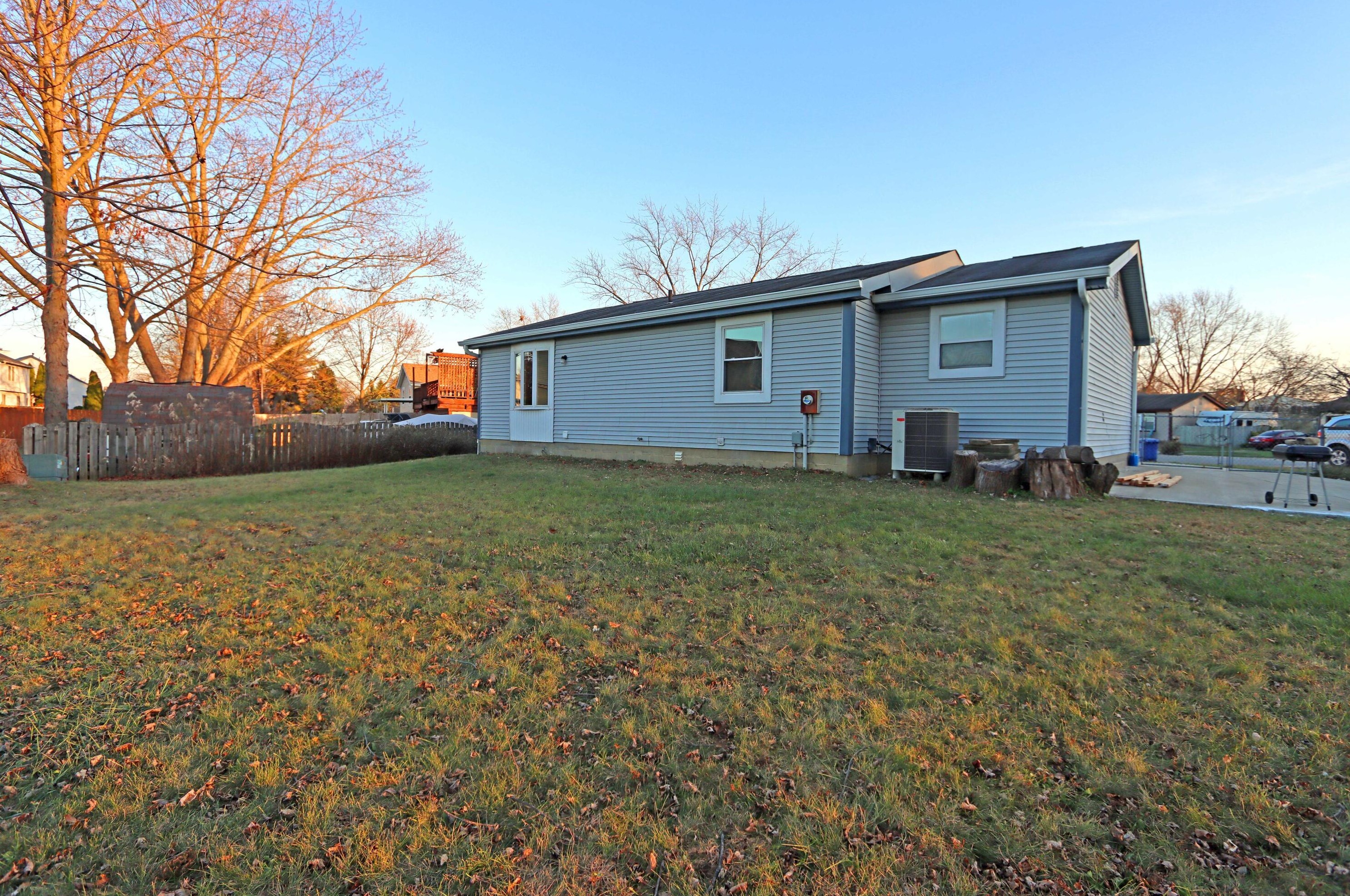 5724 Rachel Ct, Hilliard OH  43026-9619 exterior