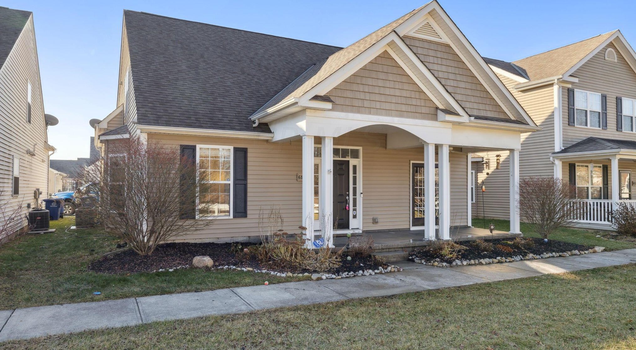 6125 Foxmeadow Dr, Westerville, OH 43081-7160