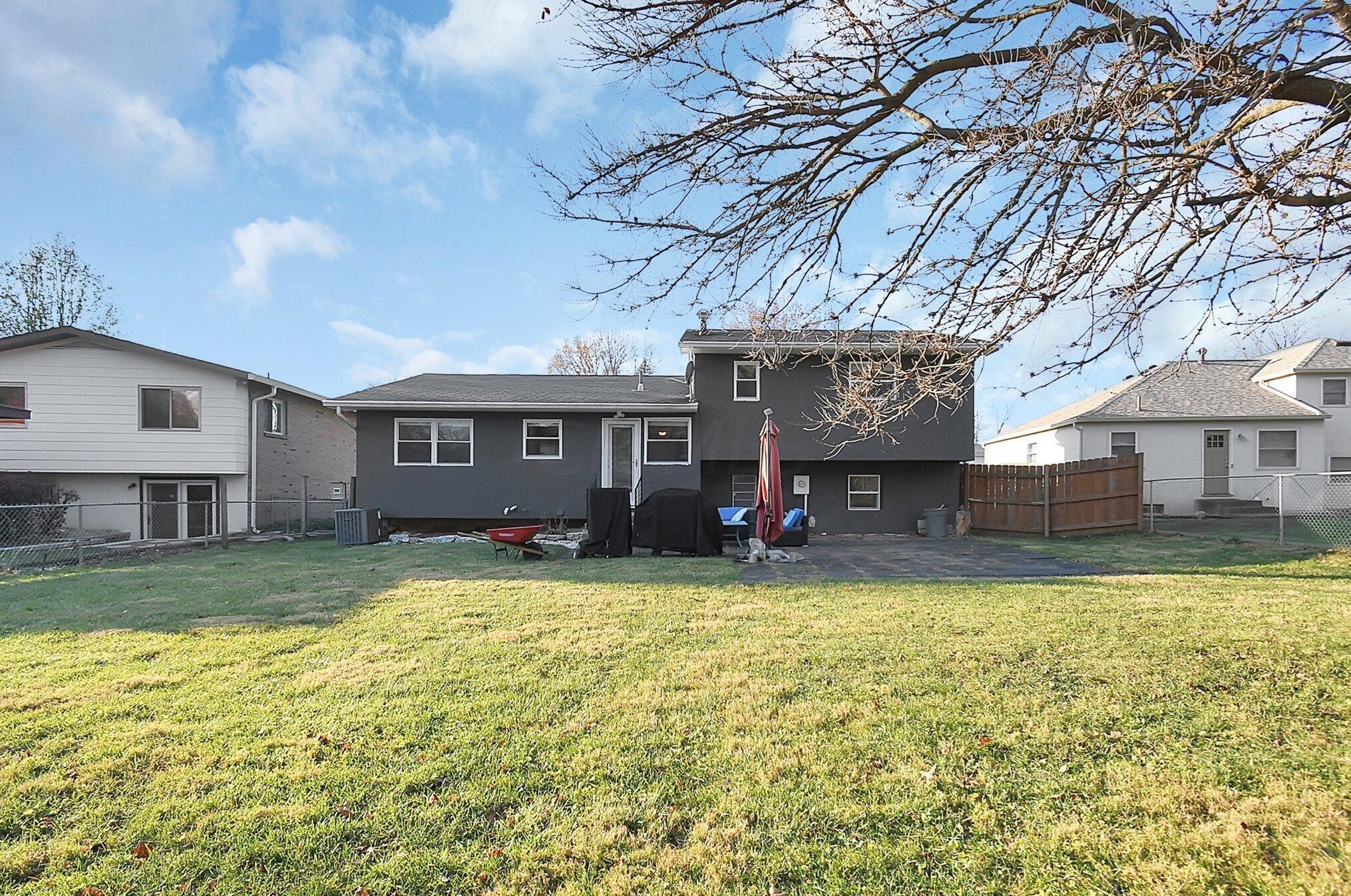 1916 Birkdale Dr, Columbus OH 43232-3062 exterior