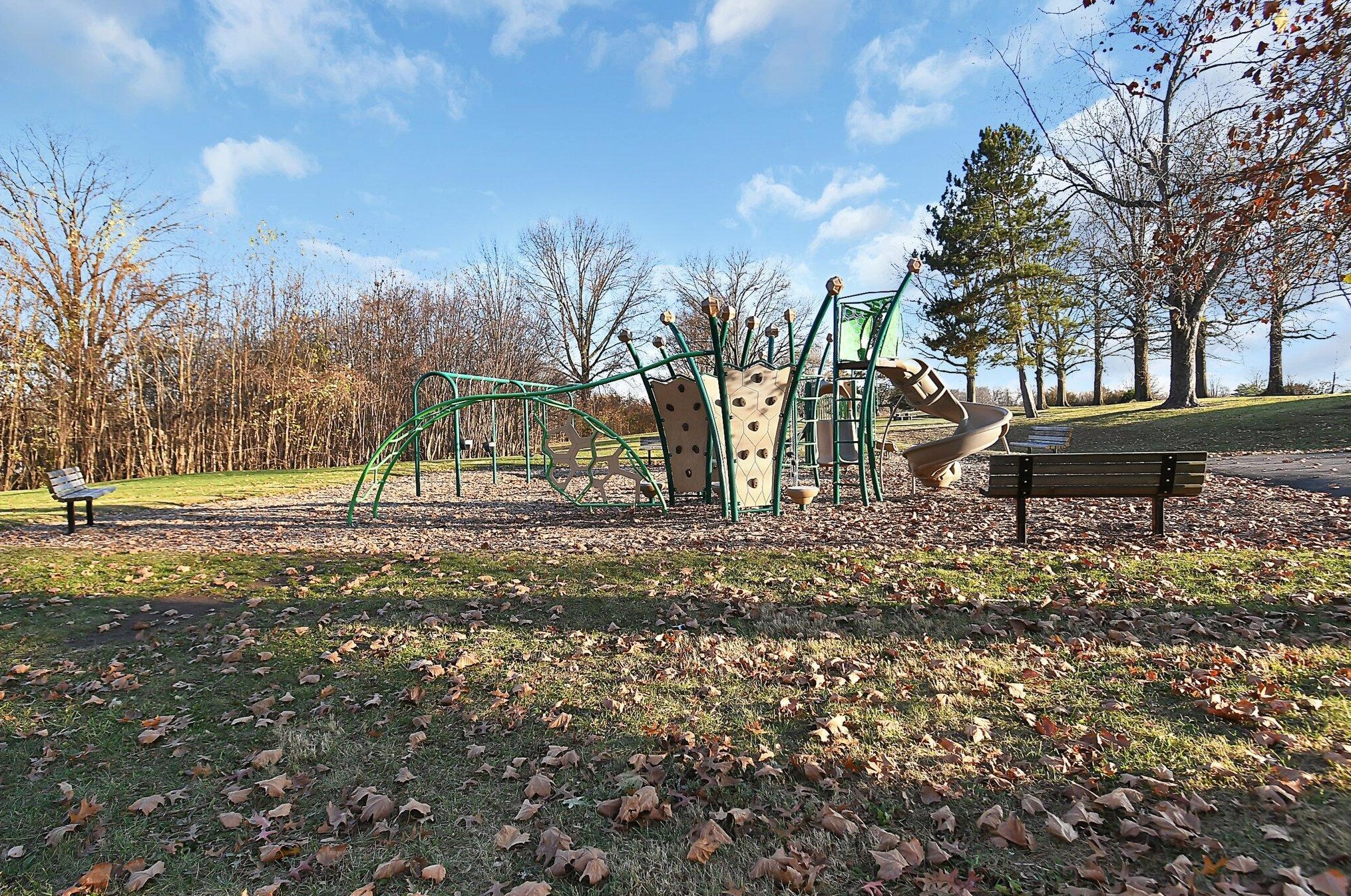 1916 Birkdale Dr, Columbus OH 43232-3062 exterior