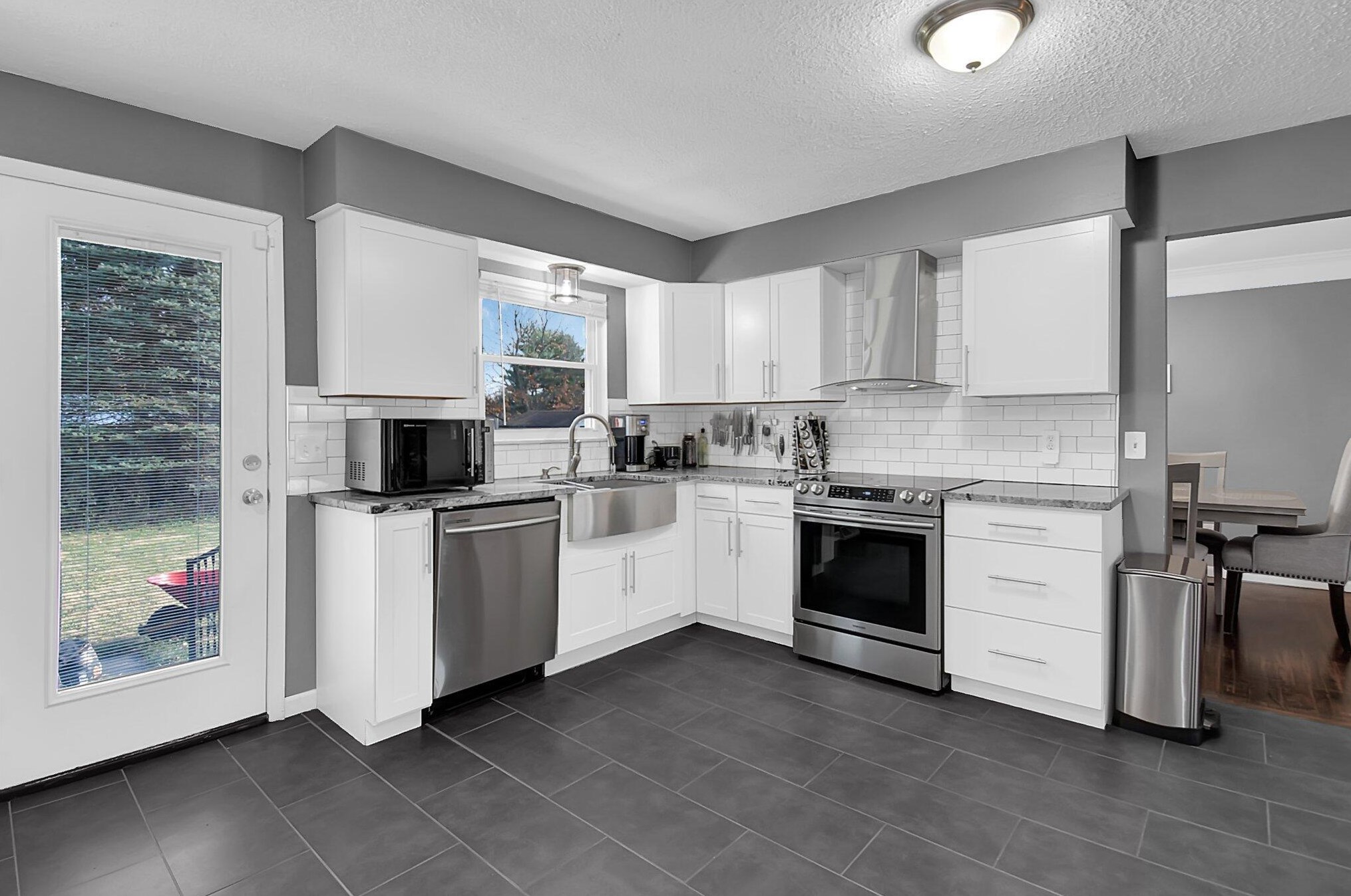 1916 Birkdale Dr, Columbus OH 43232-3062 exterior