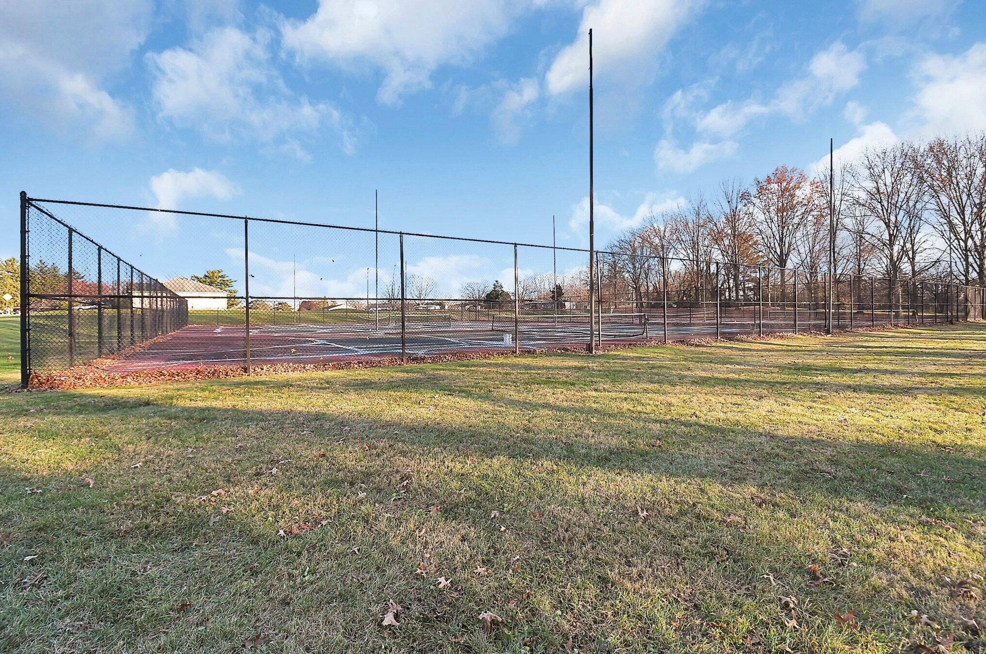 1916 Birkdale Dr, Columbus OH 43232-3062 exterior