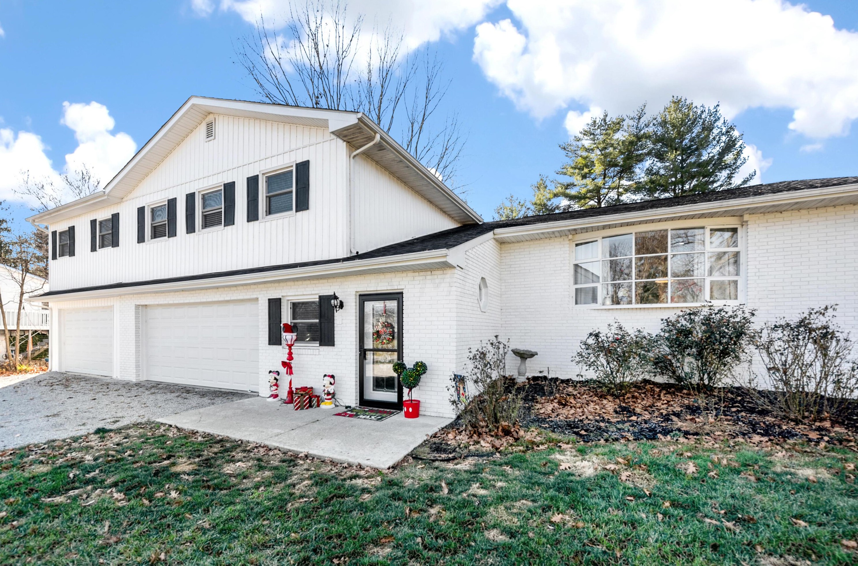 2103 Scenic Dr, Lancaster OH 43130-1163 exterior