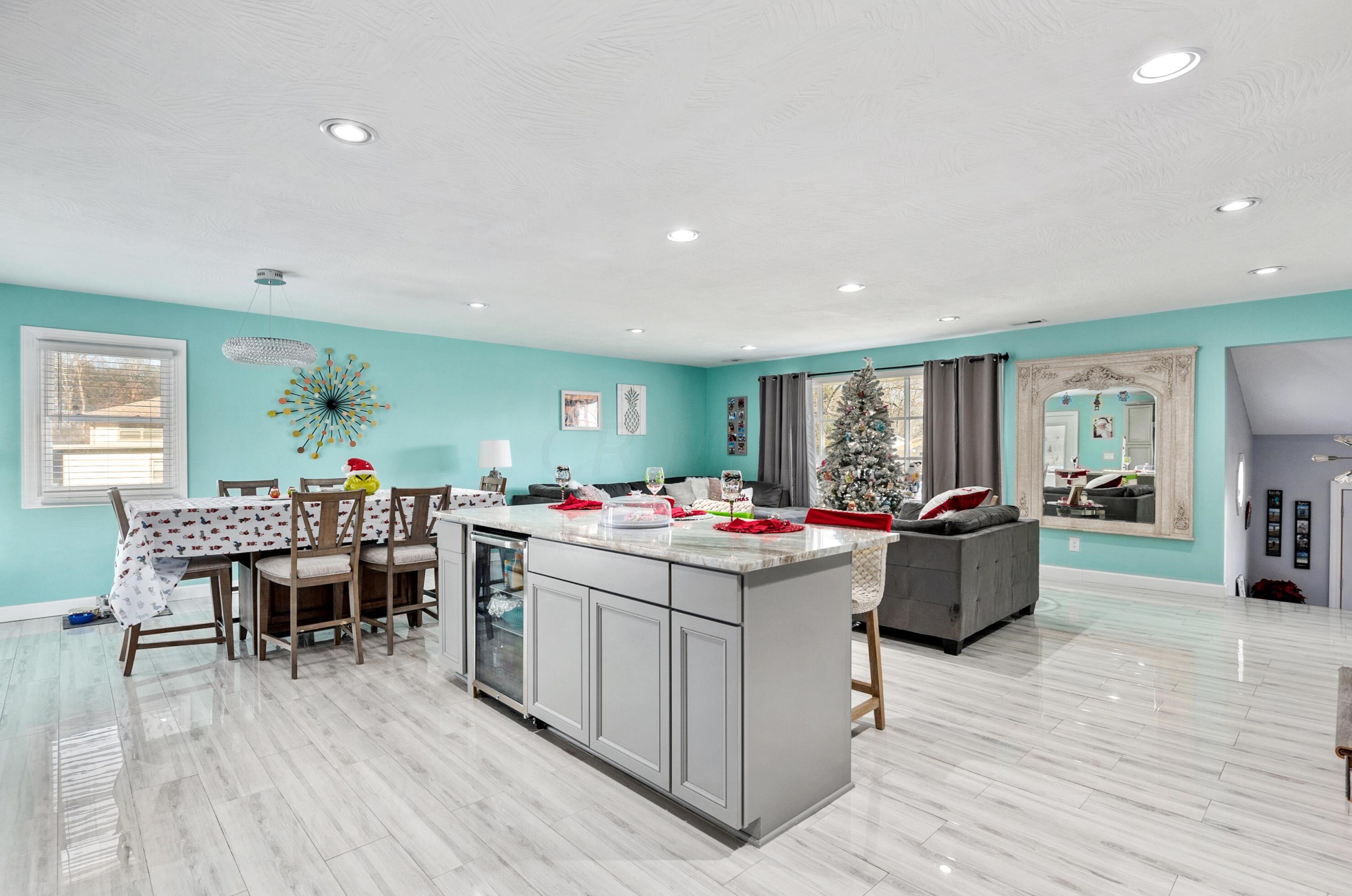 2103 Scenic Dr, Lancaster OH 43130-1163 exterior