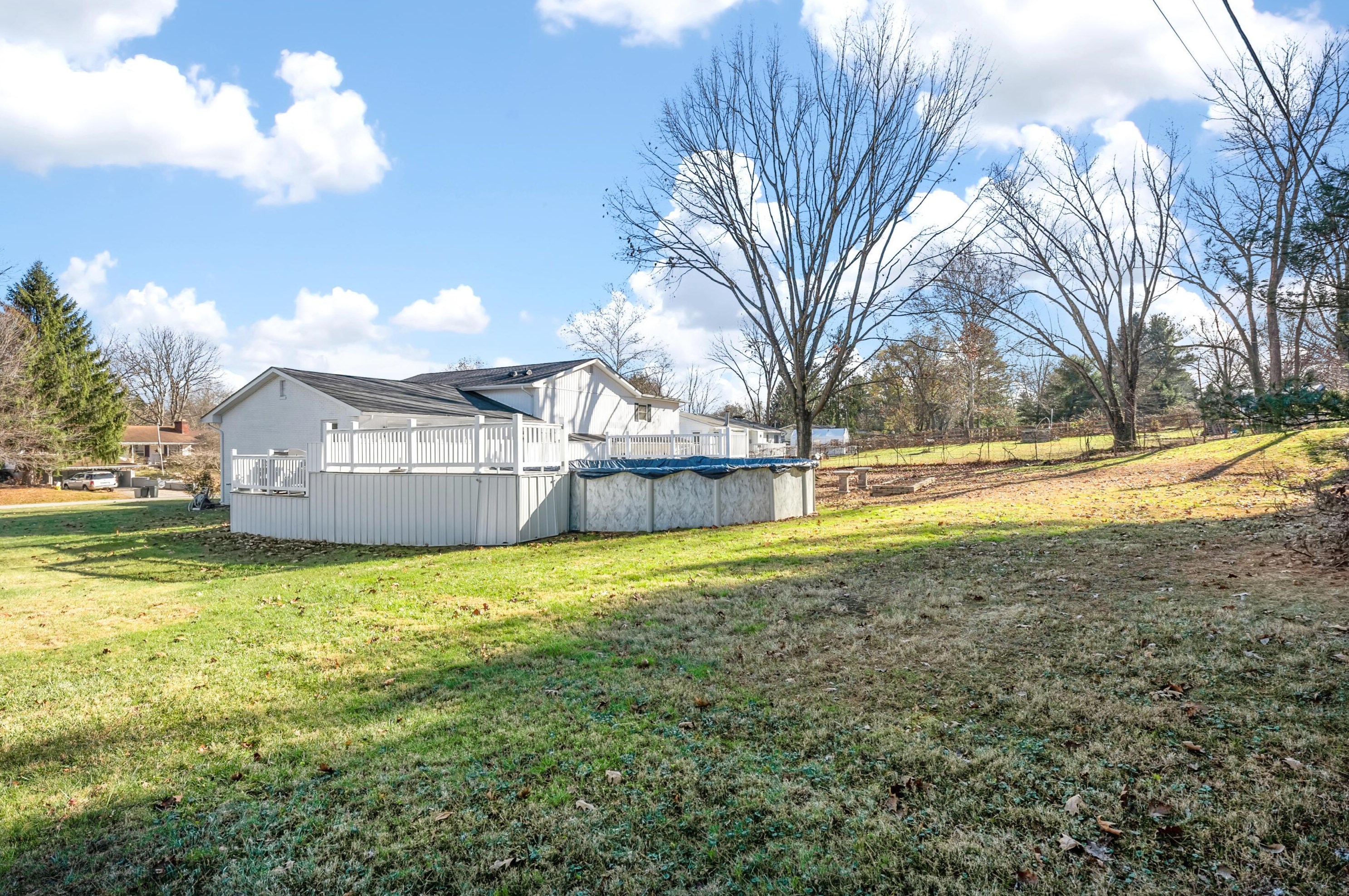 2103 Scenic Dr, Lancaster OH 43130-1163 exterior