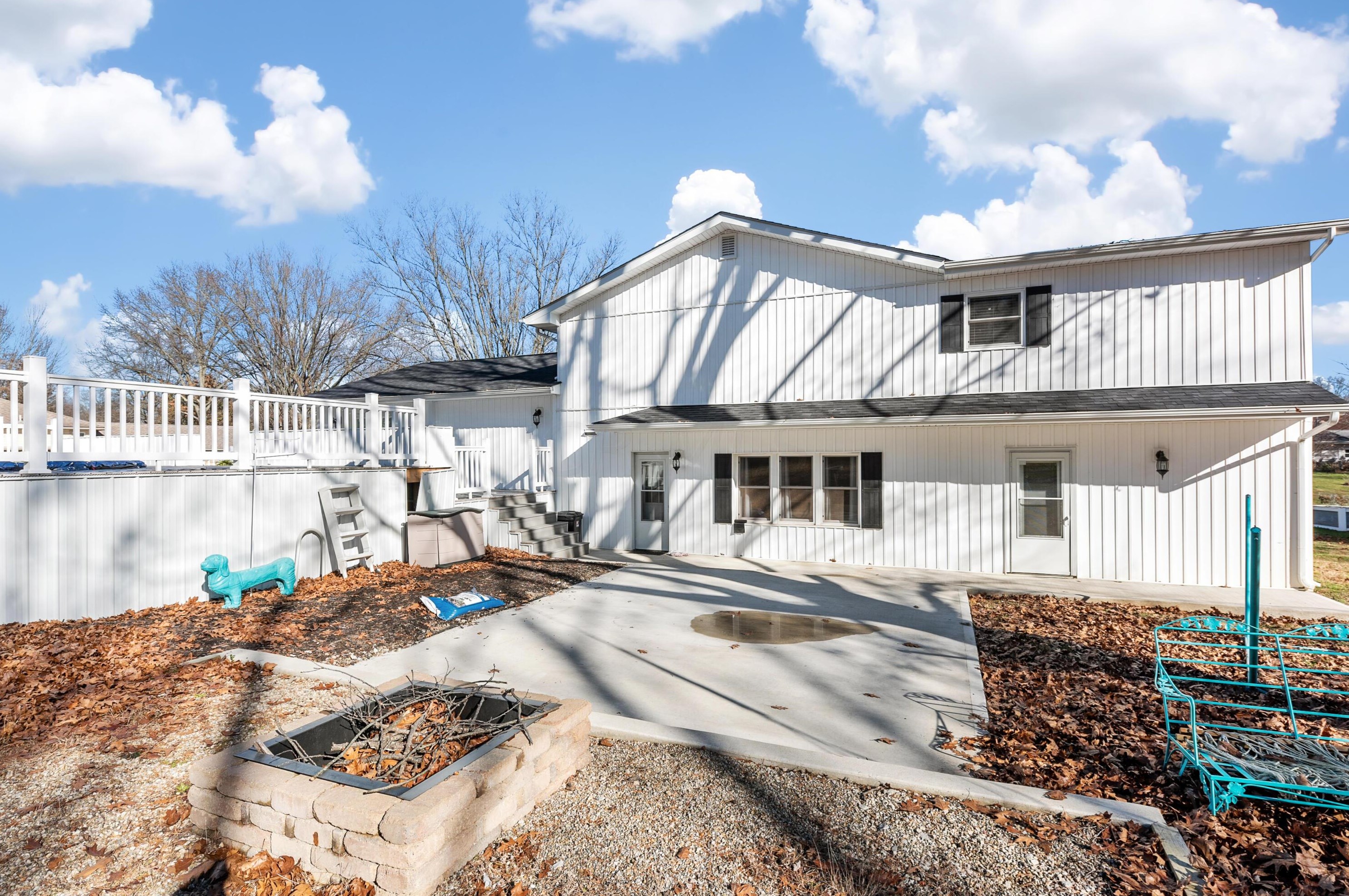 2103 Scenic Dr, Lancaster OH 43130-1163 exterior