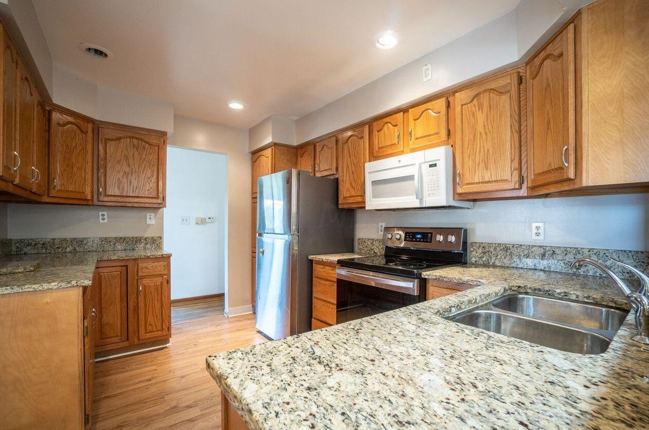 1810 Hague Ave, Columbus OH 43204-1619 exterior