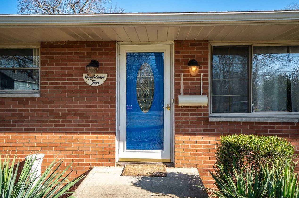 1810 Hague Ave, Columbus OH 43204-1619 exterior