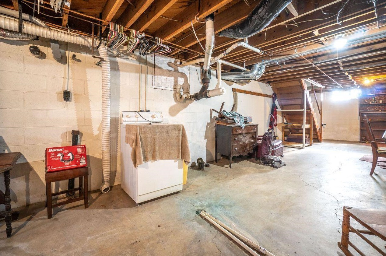 1810 Hague Ave, Columbus OH 43204-1619 exterior