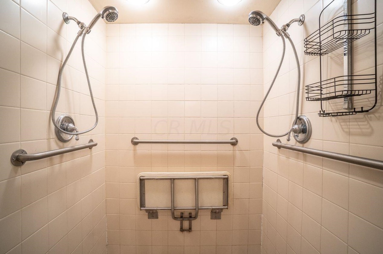 1810 Hague Ave, Columbus OH 43204-1619 exterior