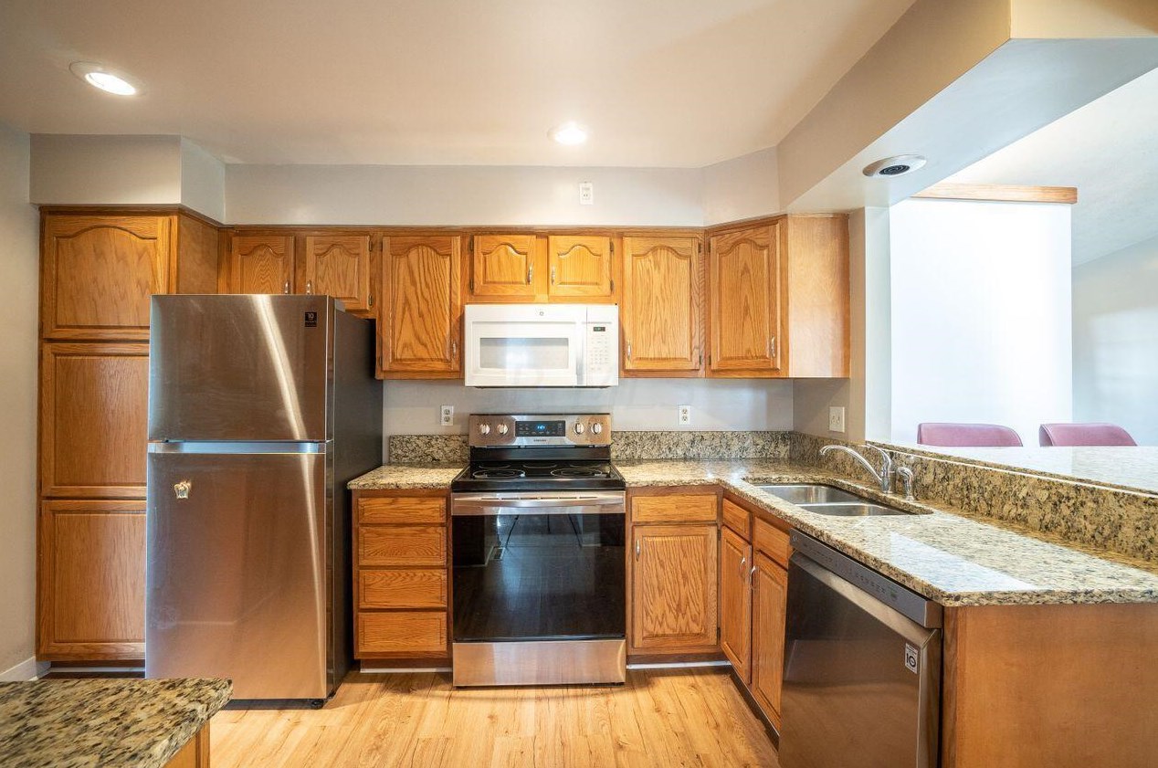 1810 Hague Ave, Columbus OH 43204-1619 exterior