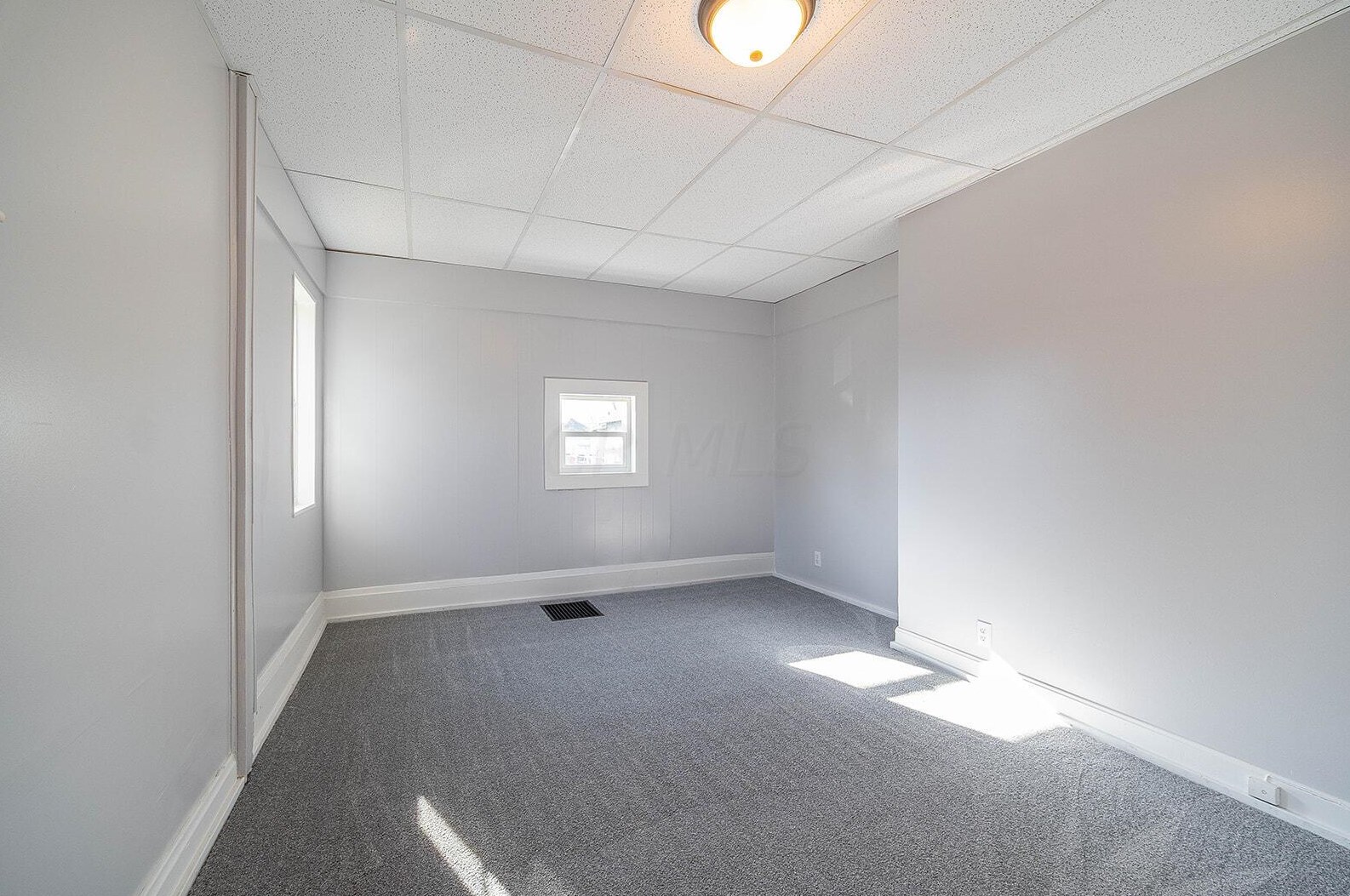 2818 10th Ave, Columbus OH  43219-3745 exterior