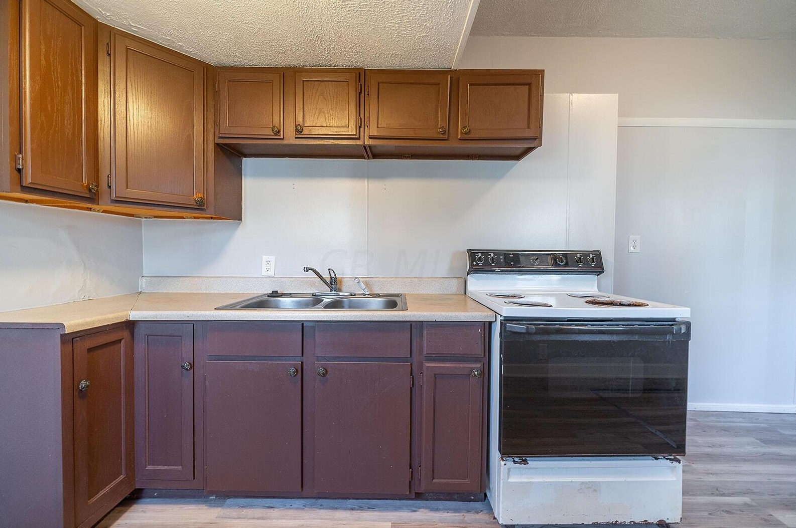 2818 10th Ave, Columbus OH  43219-3745 exterior