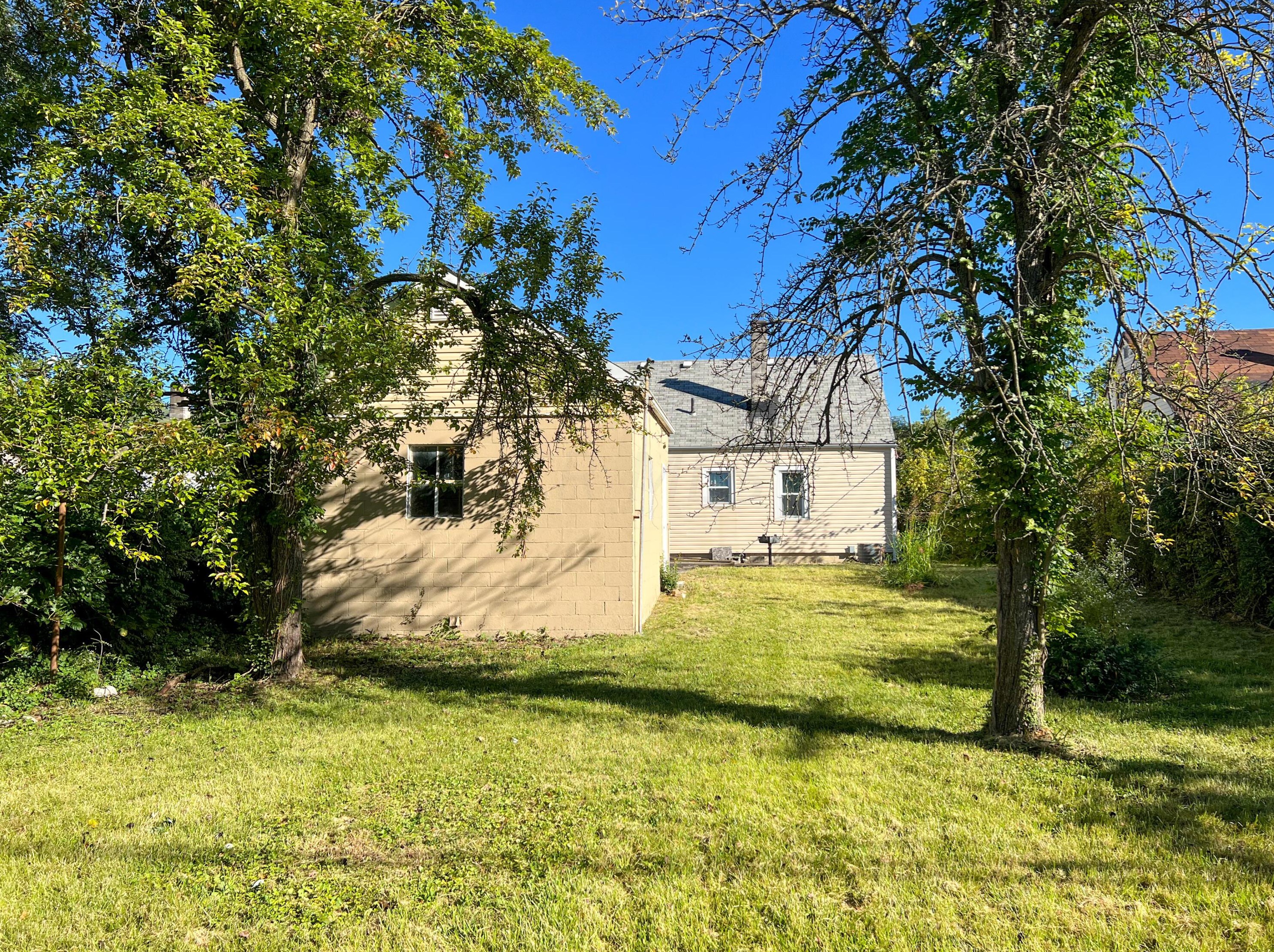 2089 Argyle Dr, Columbus OH 43219-1117 exterior