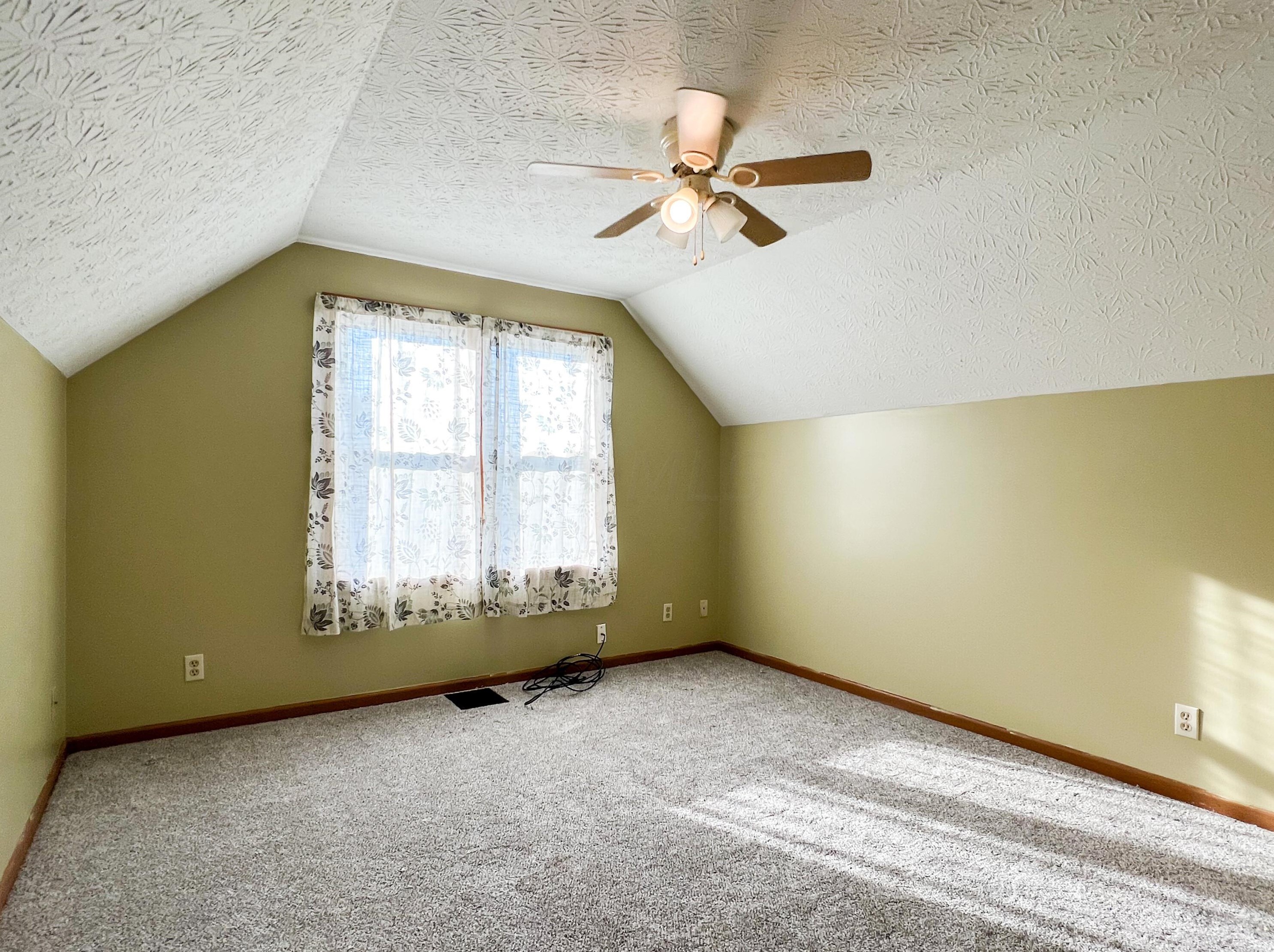 2089 Argyle Dr, Columbus OH 43219-1117 exterior