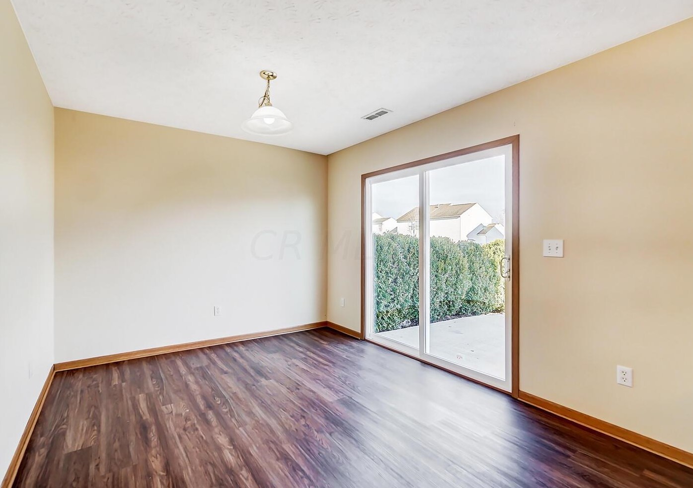 94 Richard Ave, Ashville OH  43103-9000 exterior