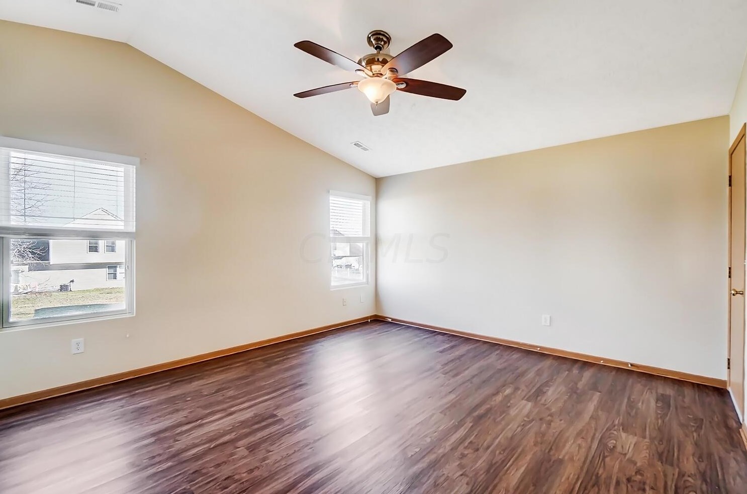 94 Richard Ave, Ashville OH  43103-9000 exterior