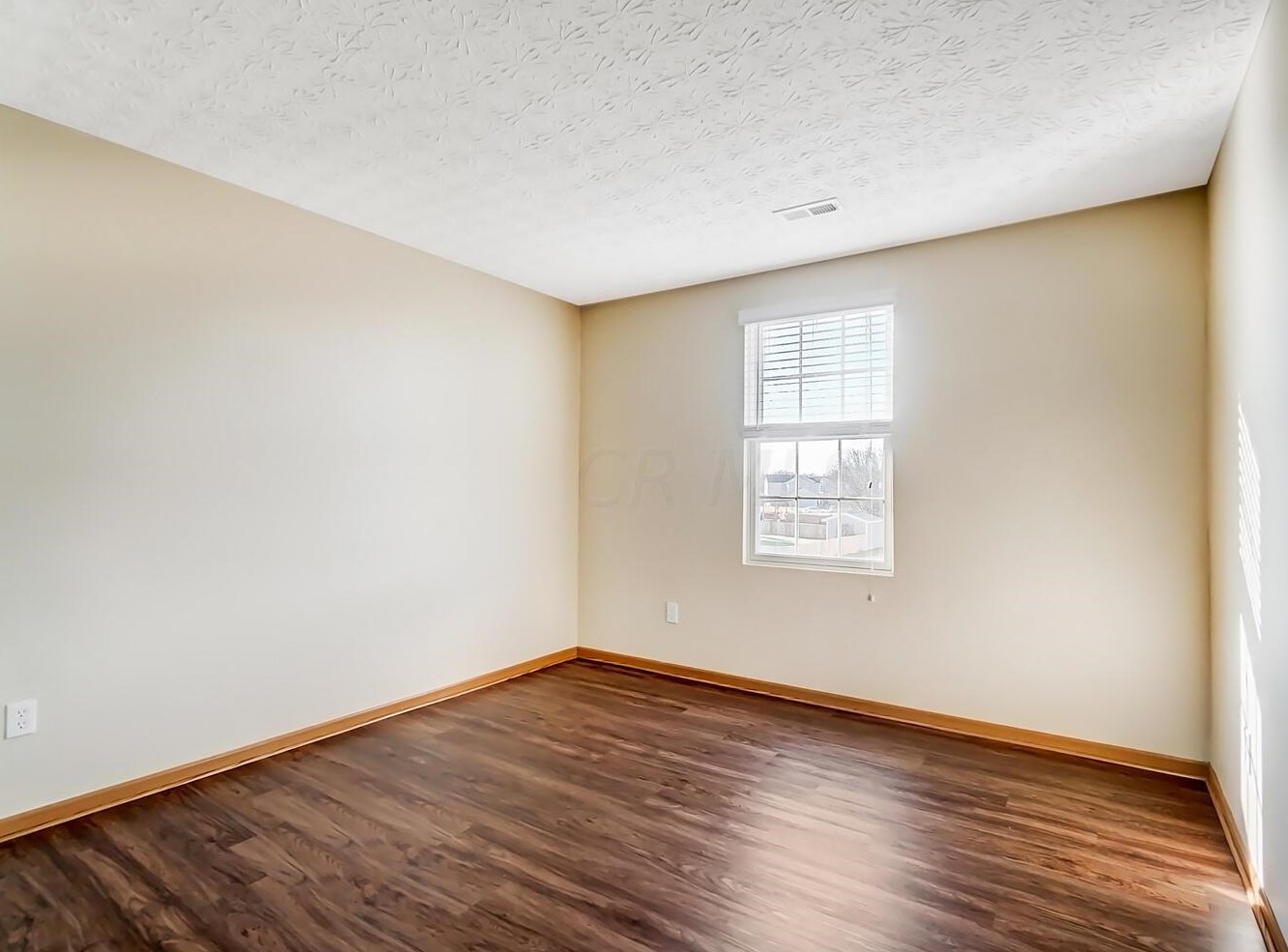 94 Richard Ave, Ashville OH  43103-9000 exterior