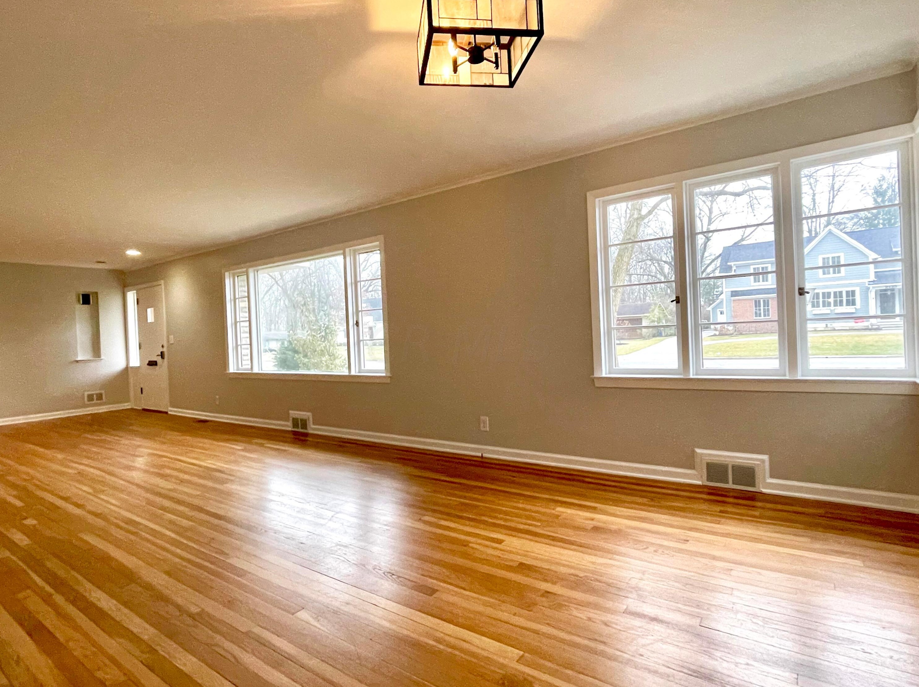 2420 Farleigh Rd, Columbus OH  43221-2616 exterior