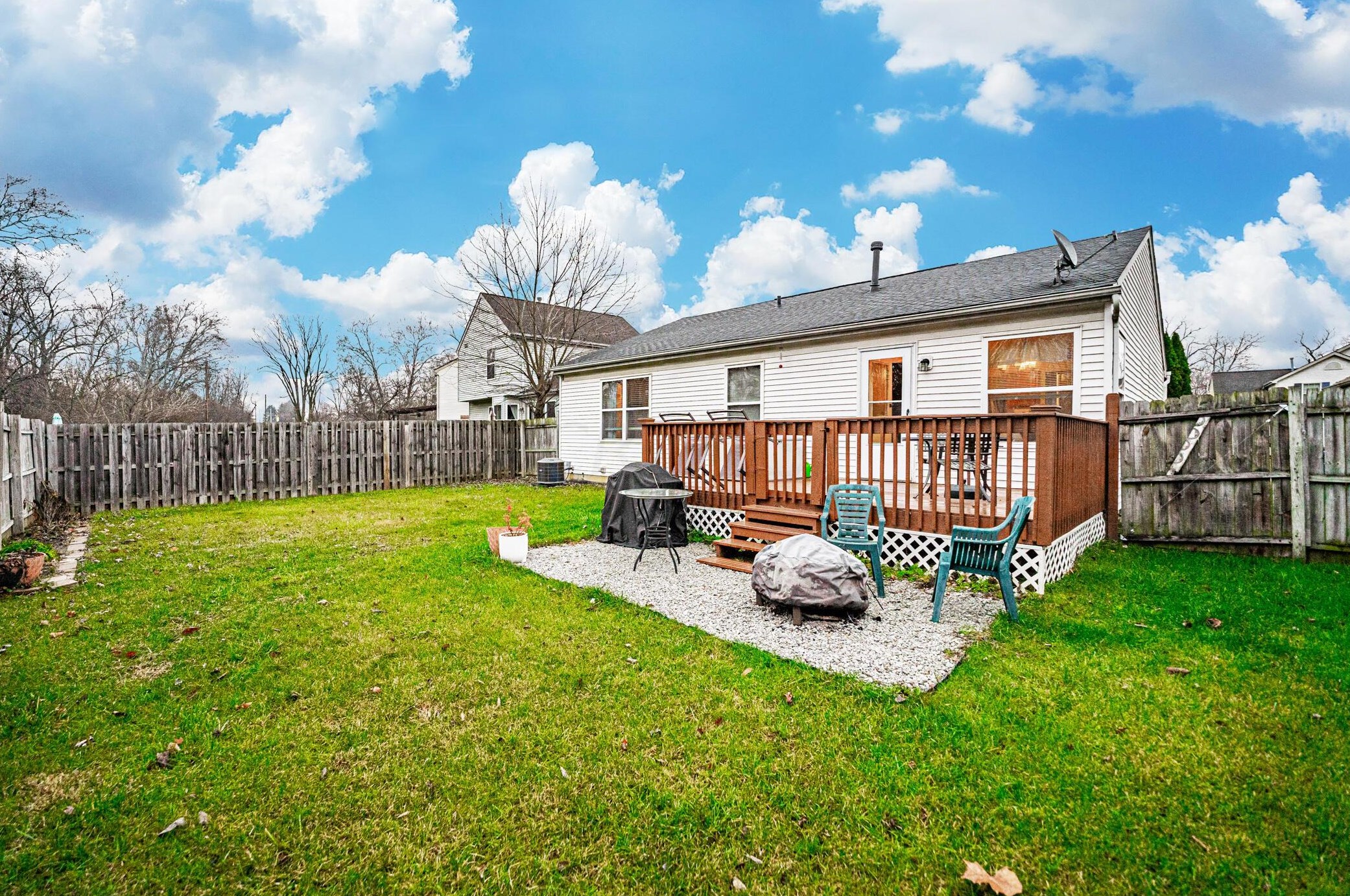 2139 Kingscreek Ct, Darbydale OH  43123-1290 exterior