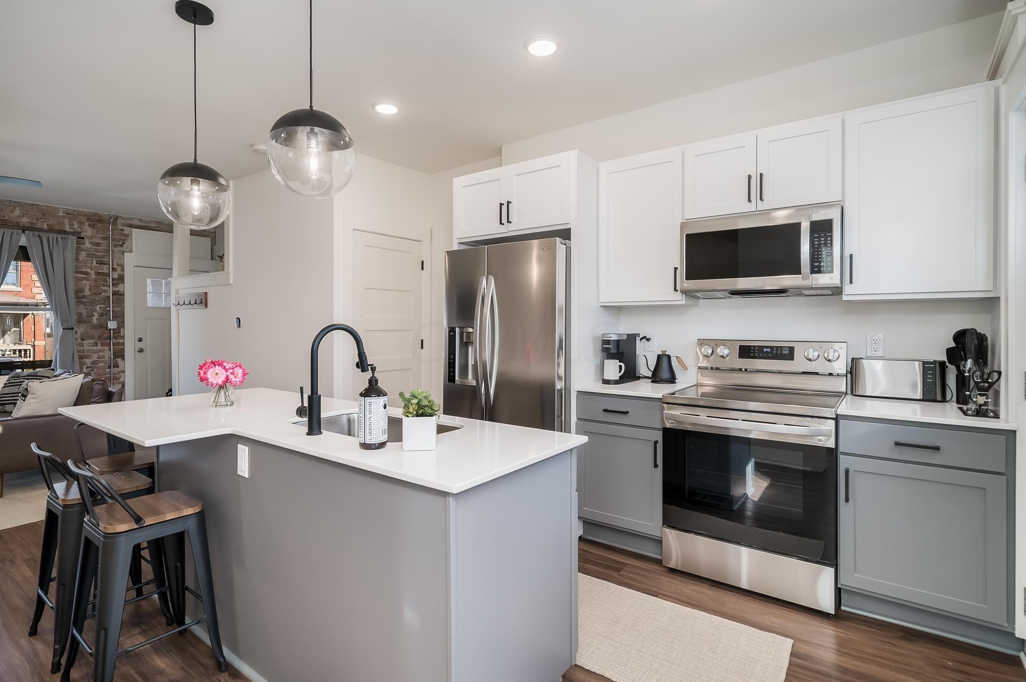 1296 Parsons Ave, Columbus OH 43206-3640 exterior