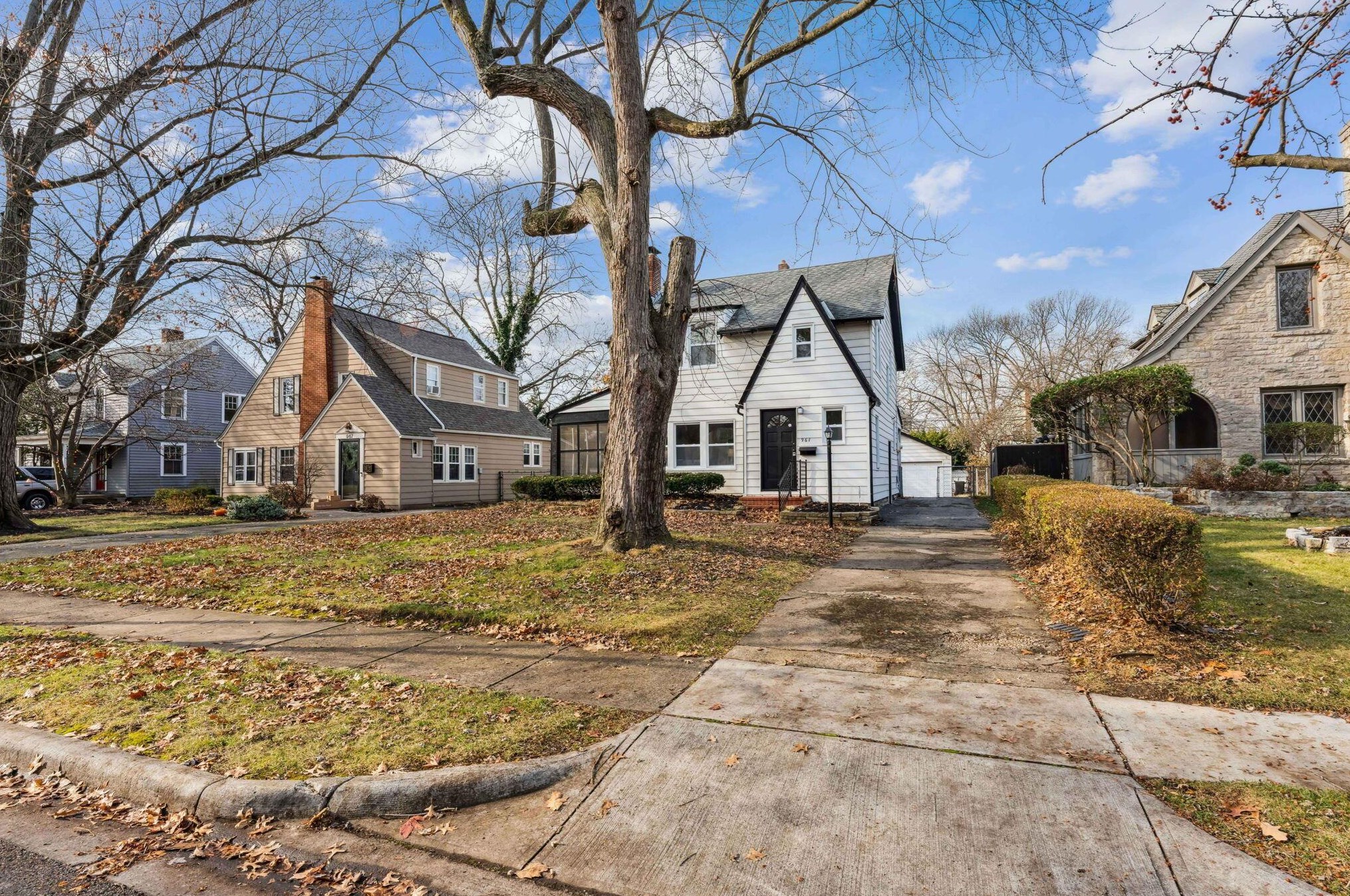 961 Montrose Ave, Columbus, OH 43209-2453