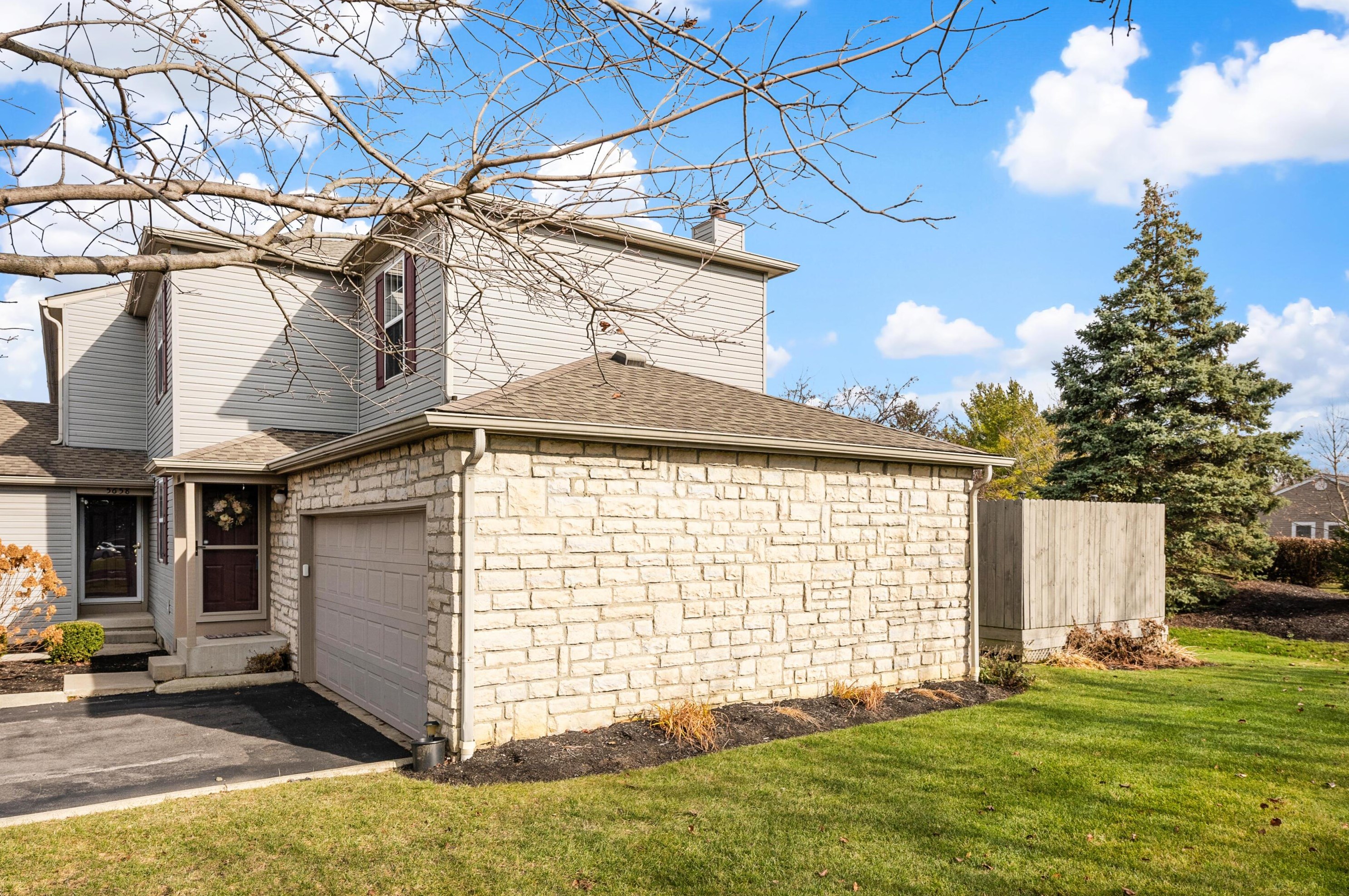 5656 Wigmore Dr, Columbus, OH 43235-7161