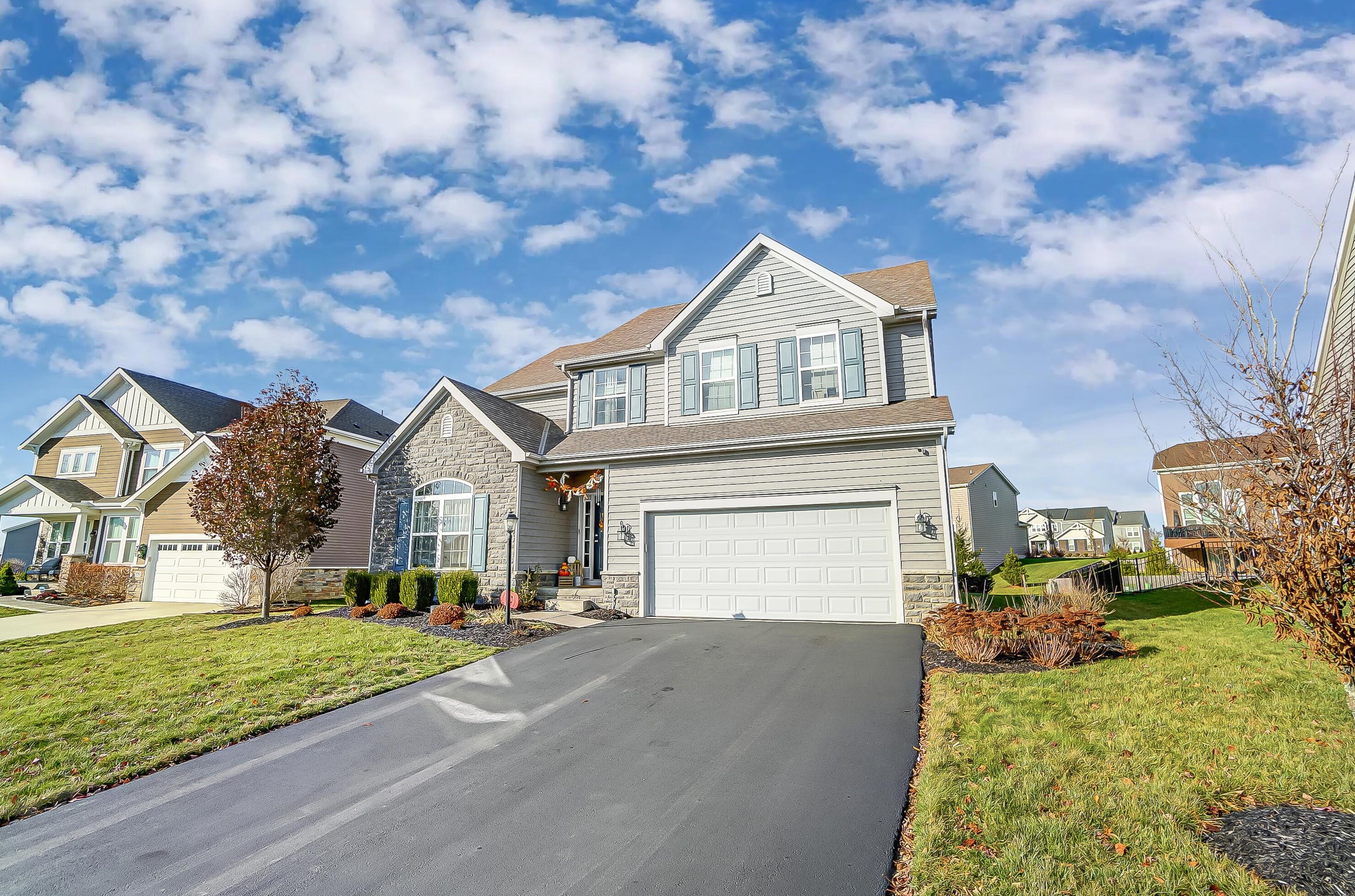 136 Pickerington Ponds Dr, Pickerington, OH 43147-7738