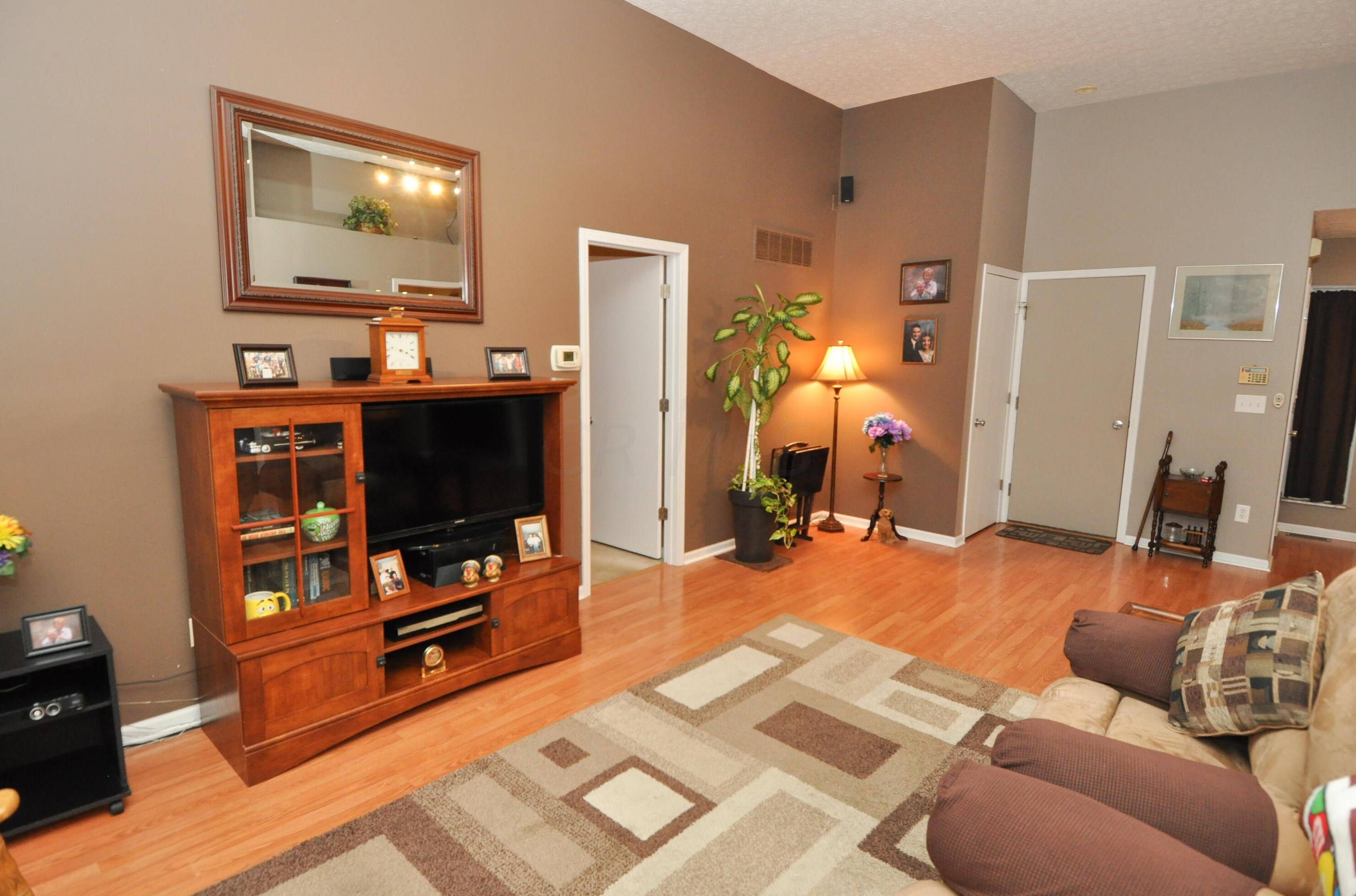 5052 Gredle Dr, Hilliard, OH 43026-7111