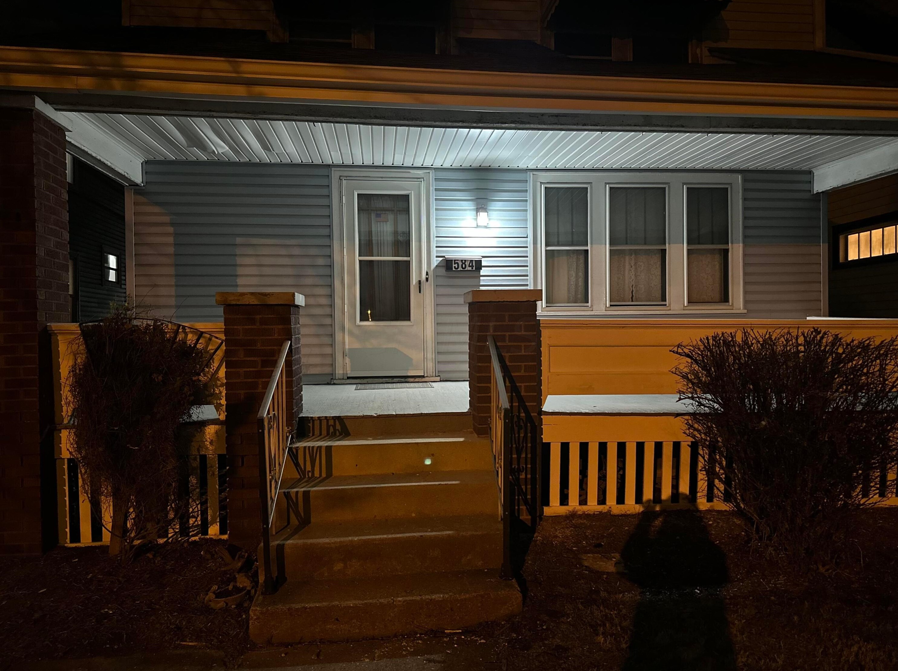 584 Warren Ave, Columbus OH  43204-3471 exterior