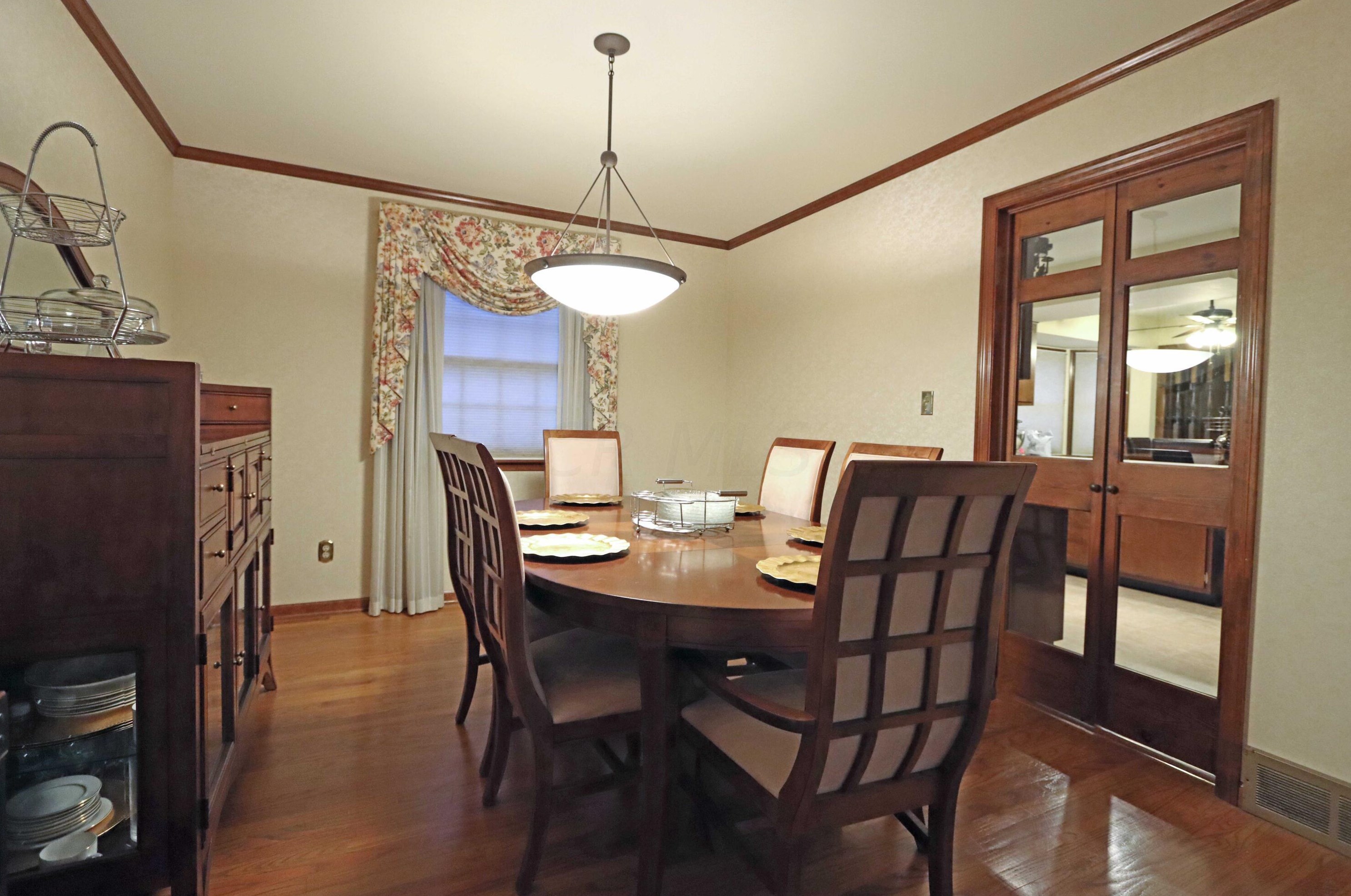 1705 Lynnhurst Rd, Columbus OH 43229-2641 exterior