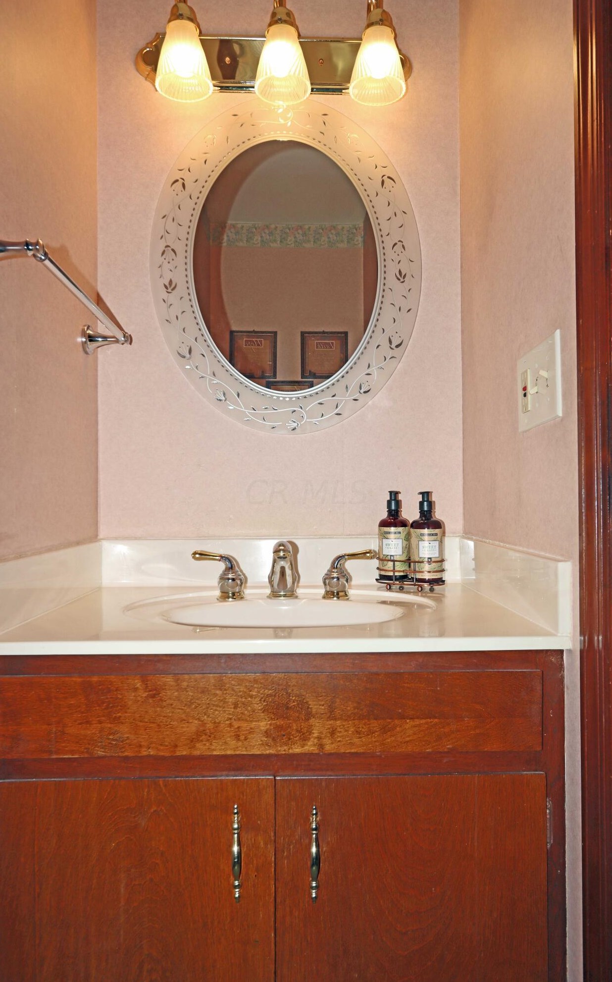 1705 Lynnhurst Rd, Columbus OH 43229-2641 exterior