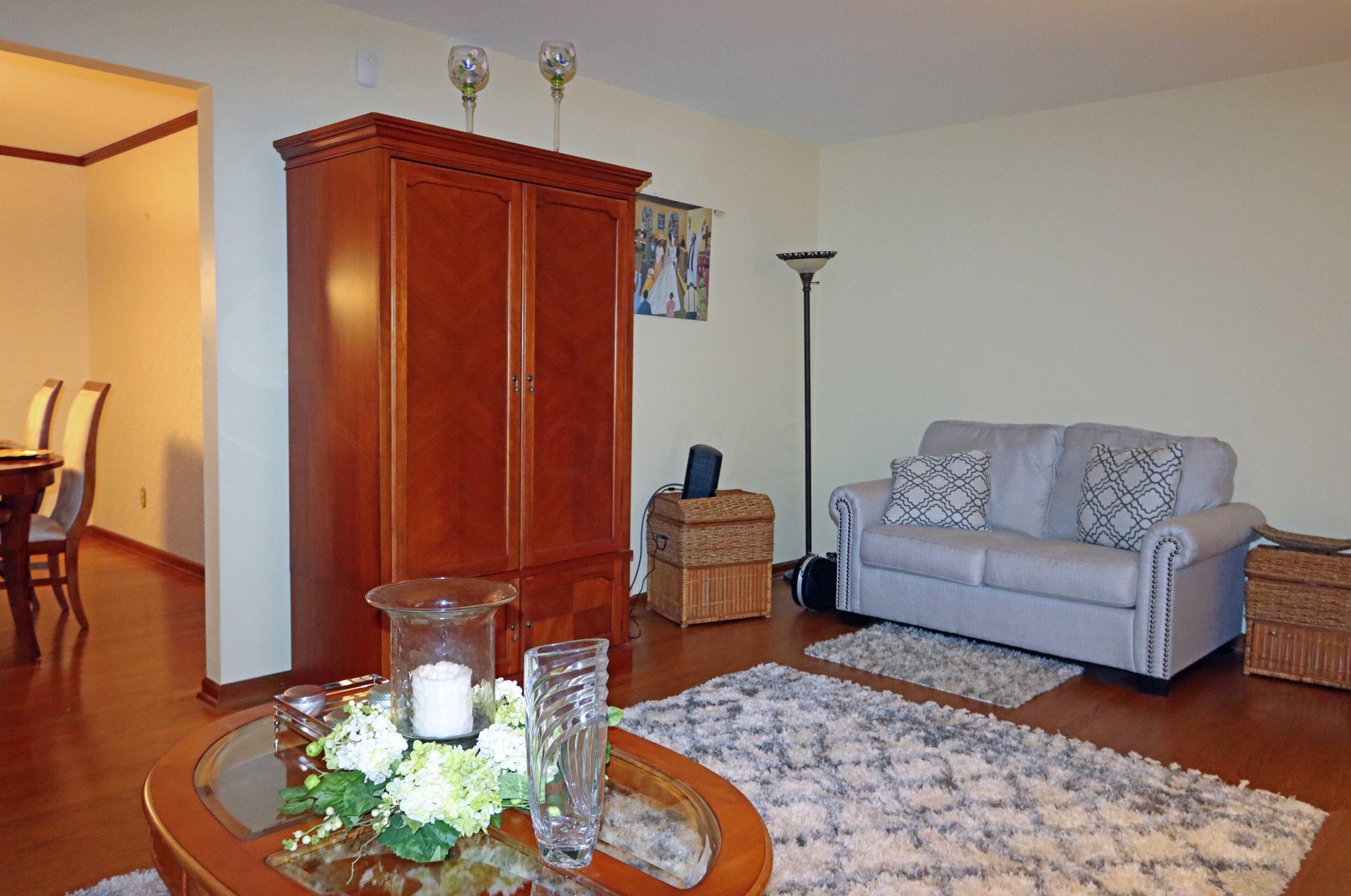 1705 Lynnhurst Rd, Columbus OH 43229-2641 exterior