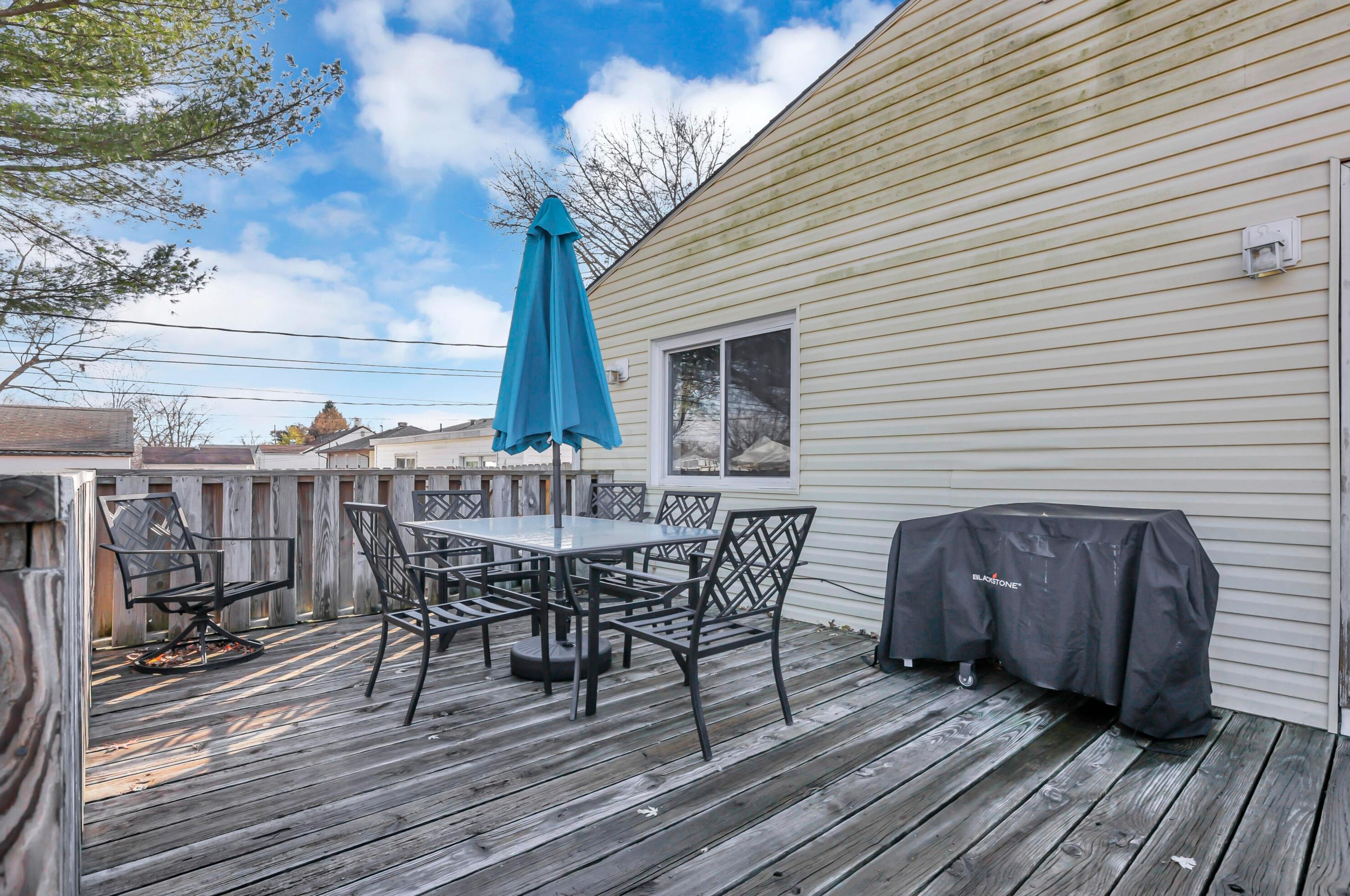 1722 Laurel Ave, Columbus OH 43223-2821 exterior