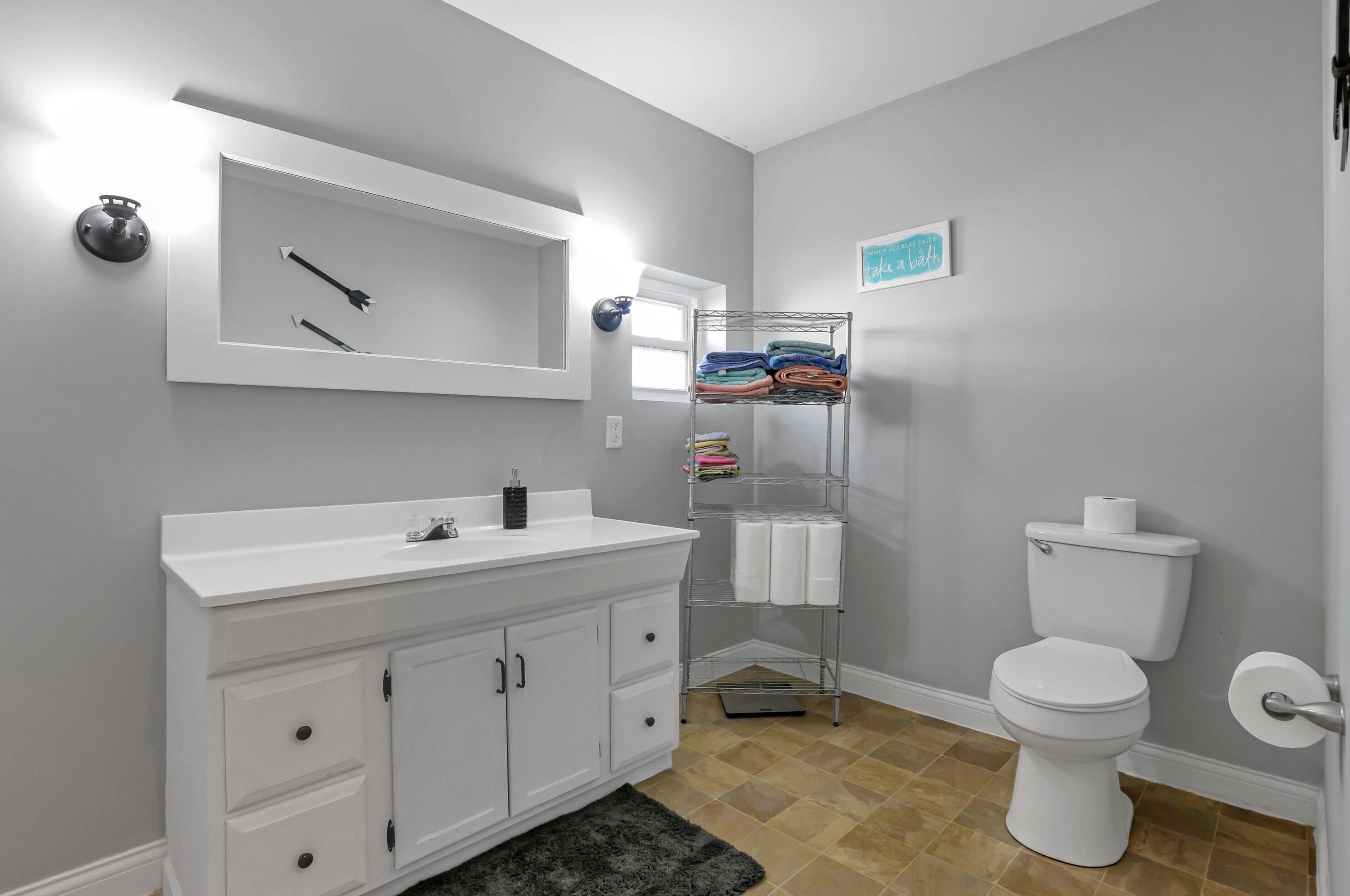 1722 Laurel Ave, Columbus OH 43223-2821 exterior